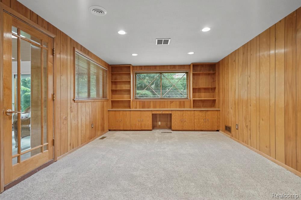 6672 Timber Ridge Drive