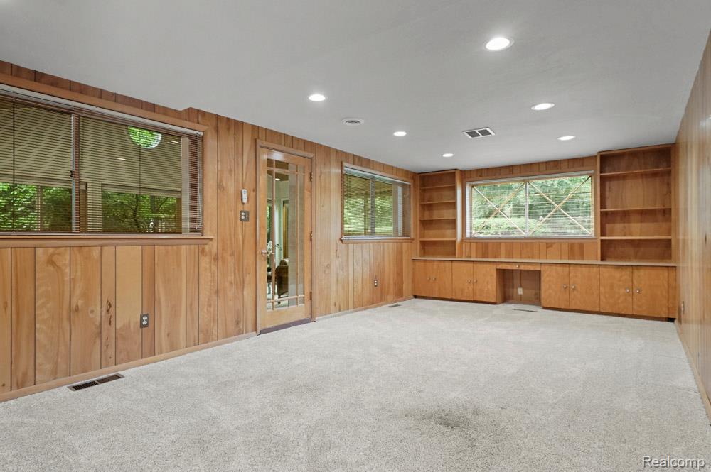 6672 Timber Ridge Drive