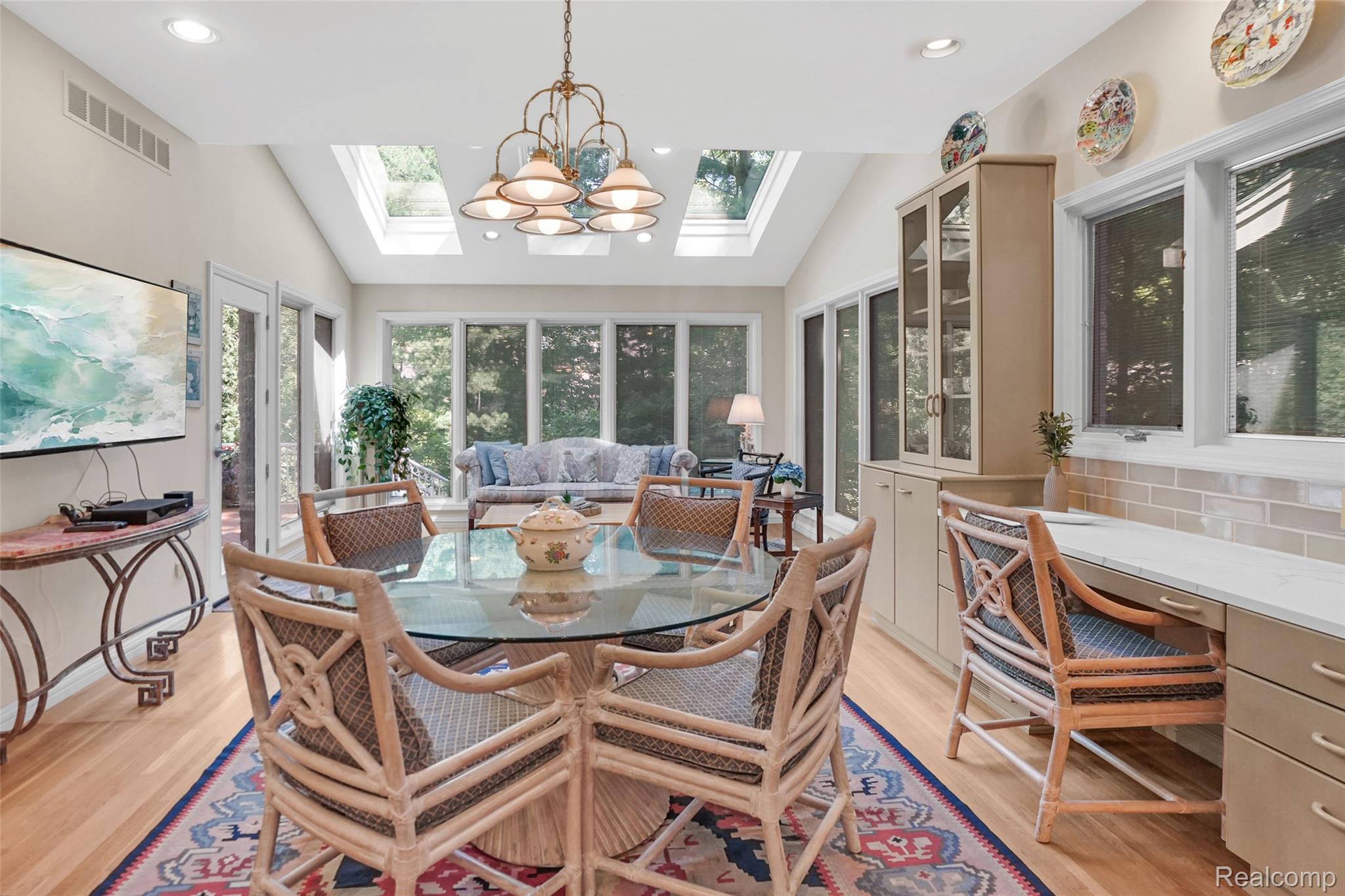 5575 Forman Drive
