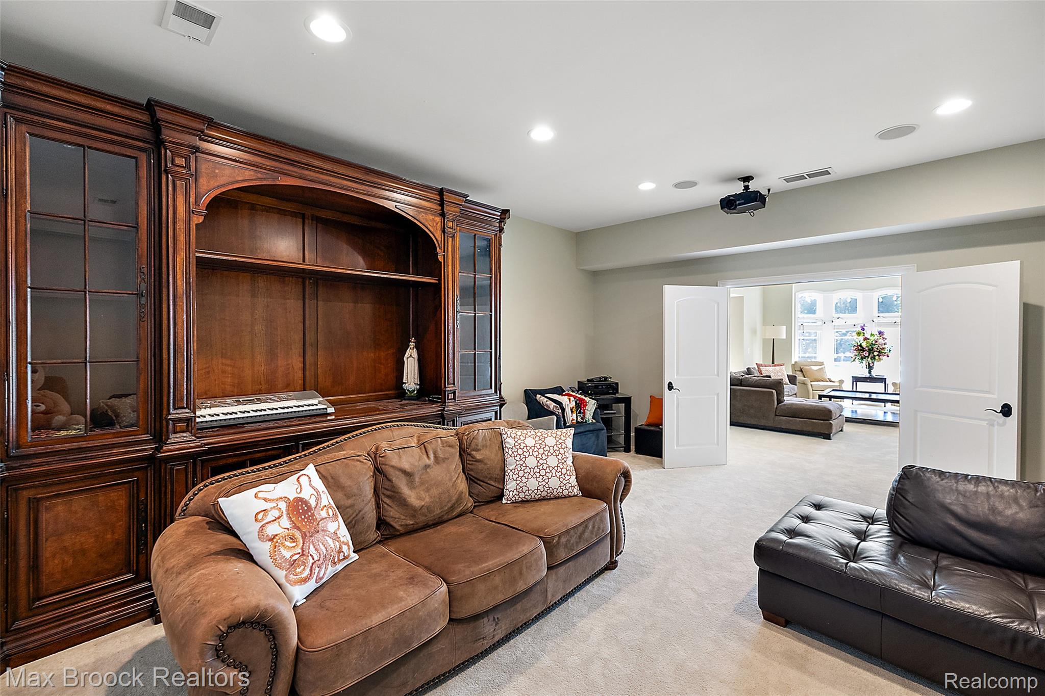 1111 Trowbridge Road