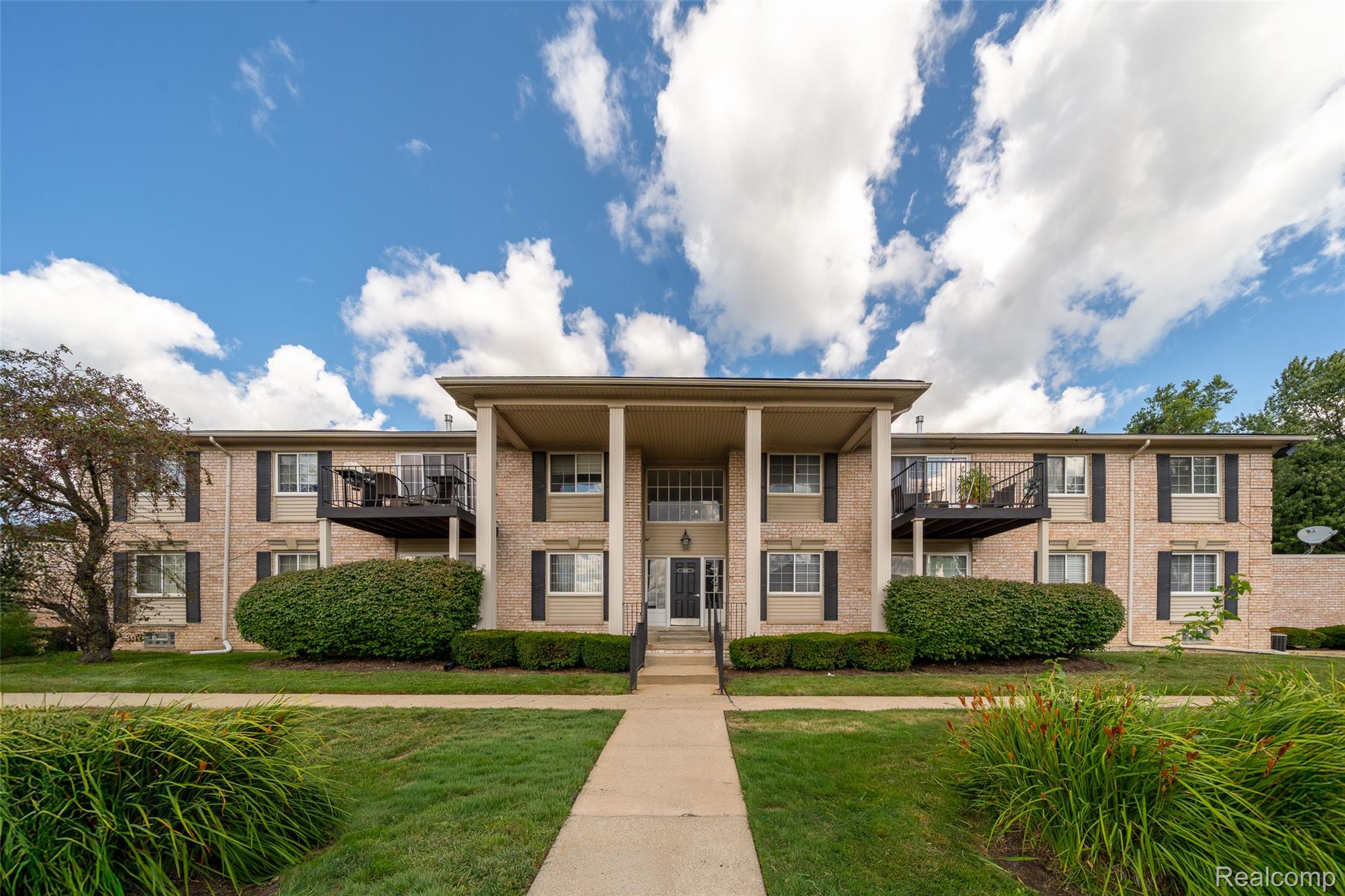 6151 Orchard Lake Road 103