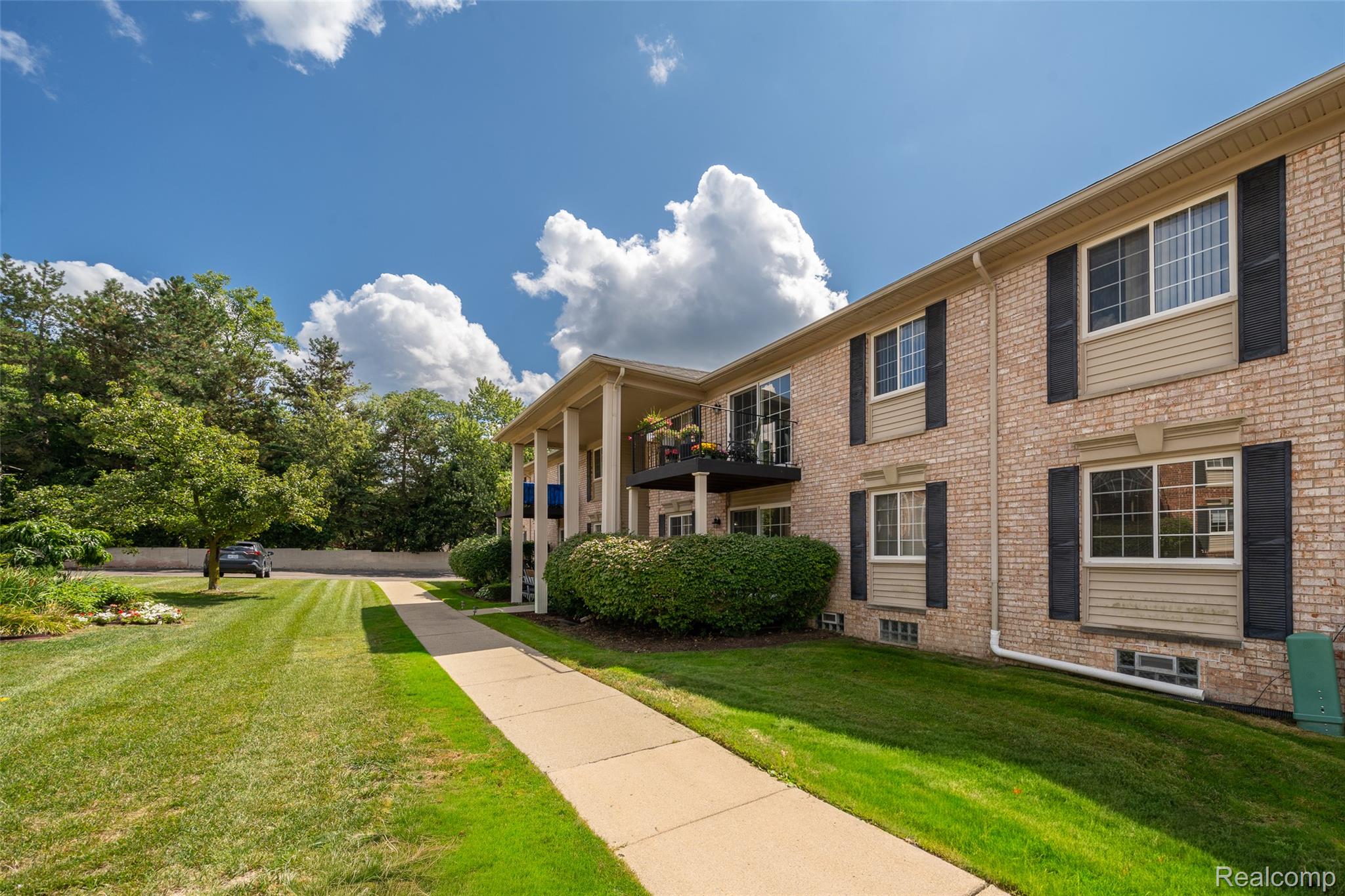6151 Orchard Lake Road 103