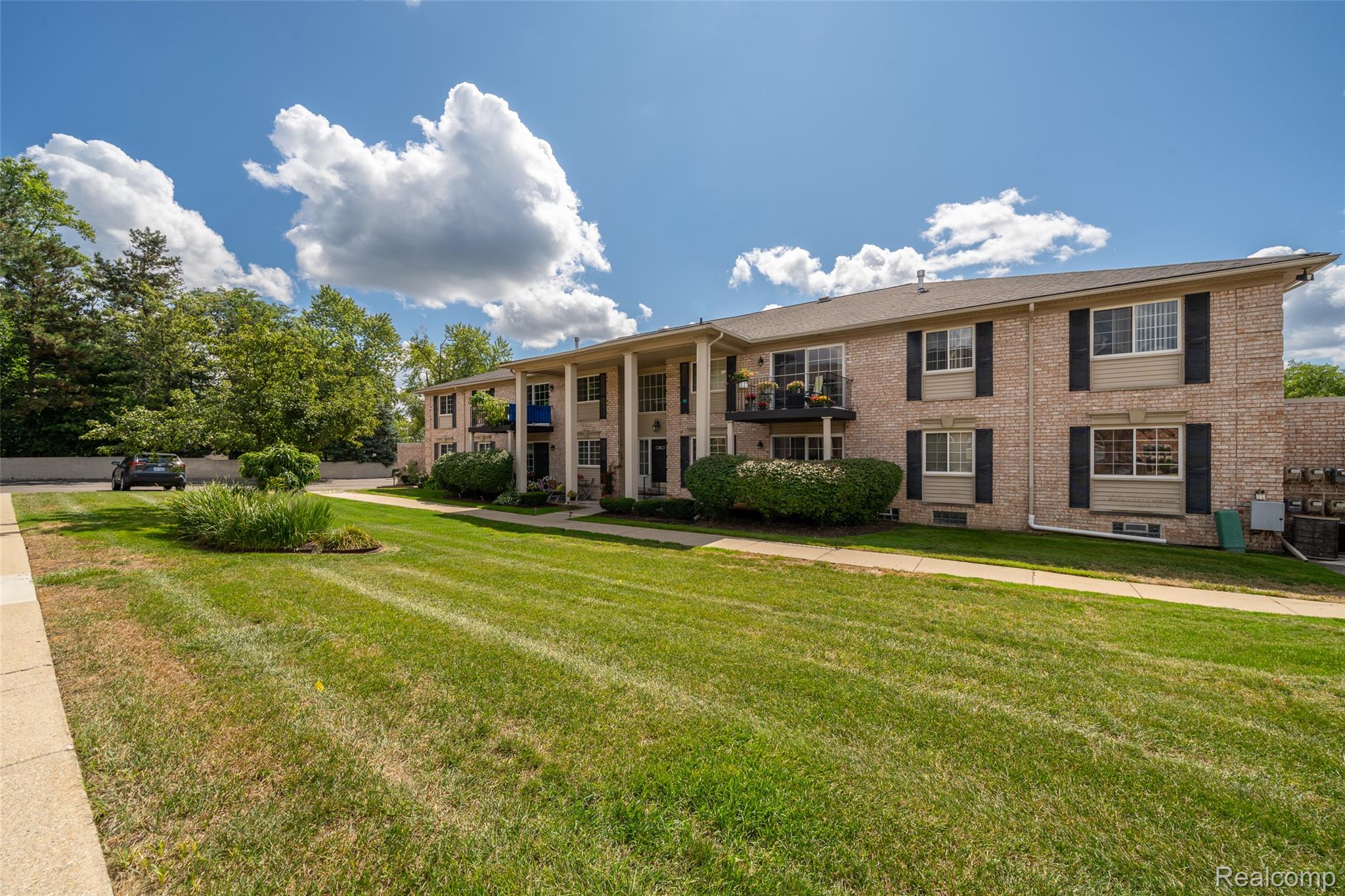 6151 Orchard Lake Road 103