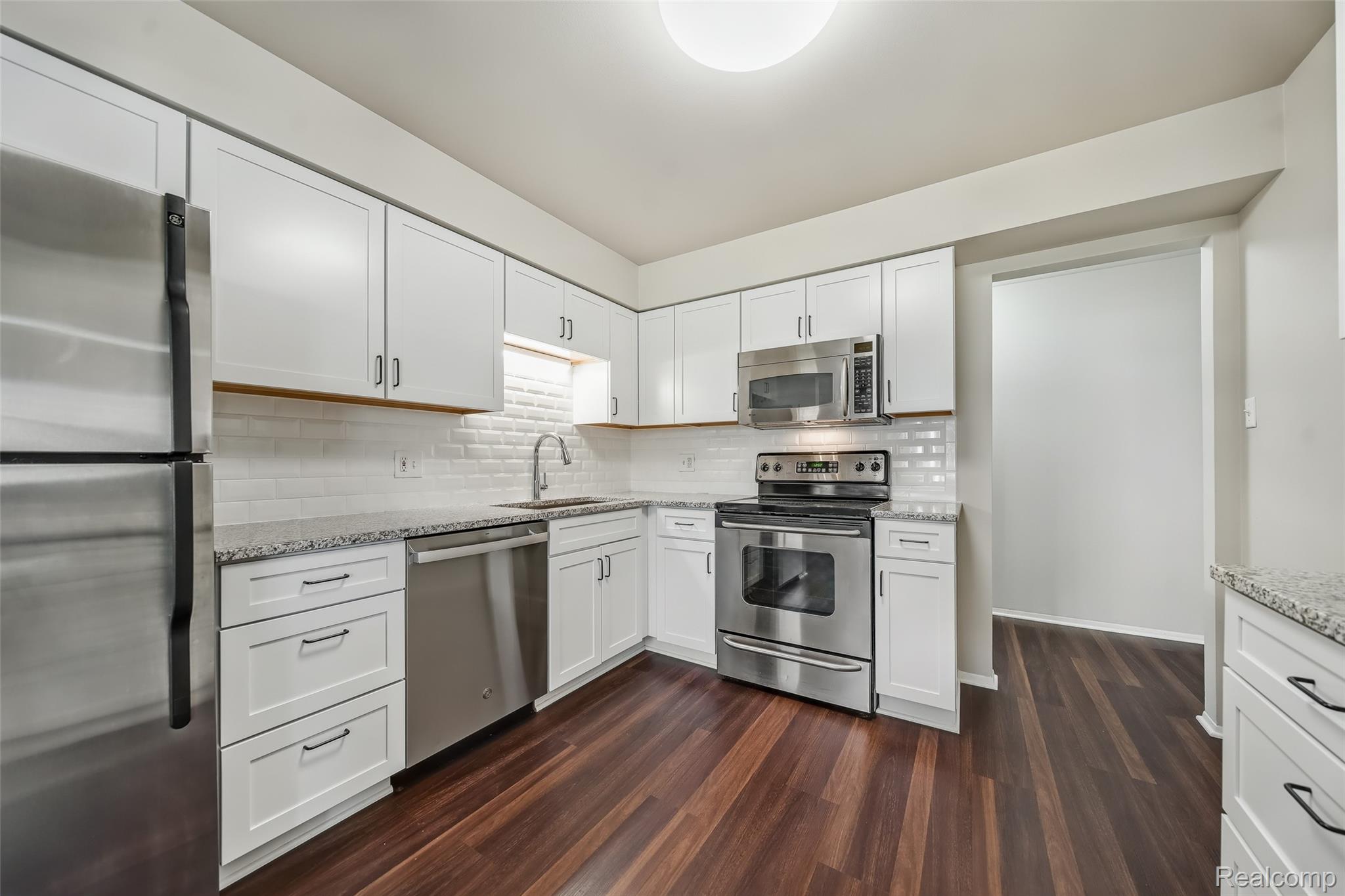 6151 Orchard Lake Road 103