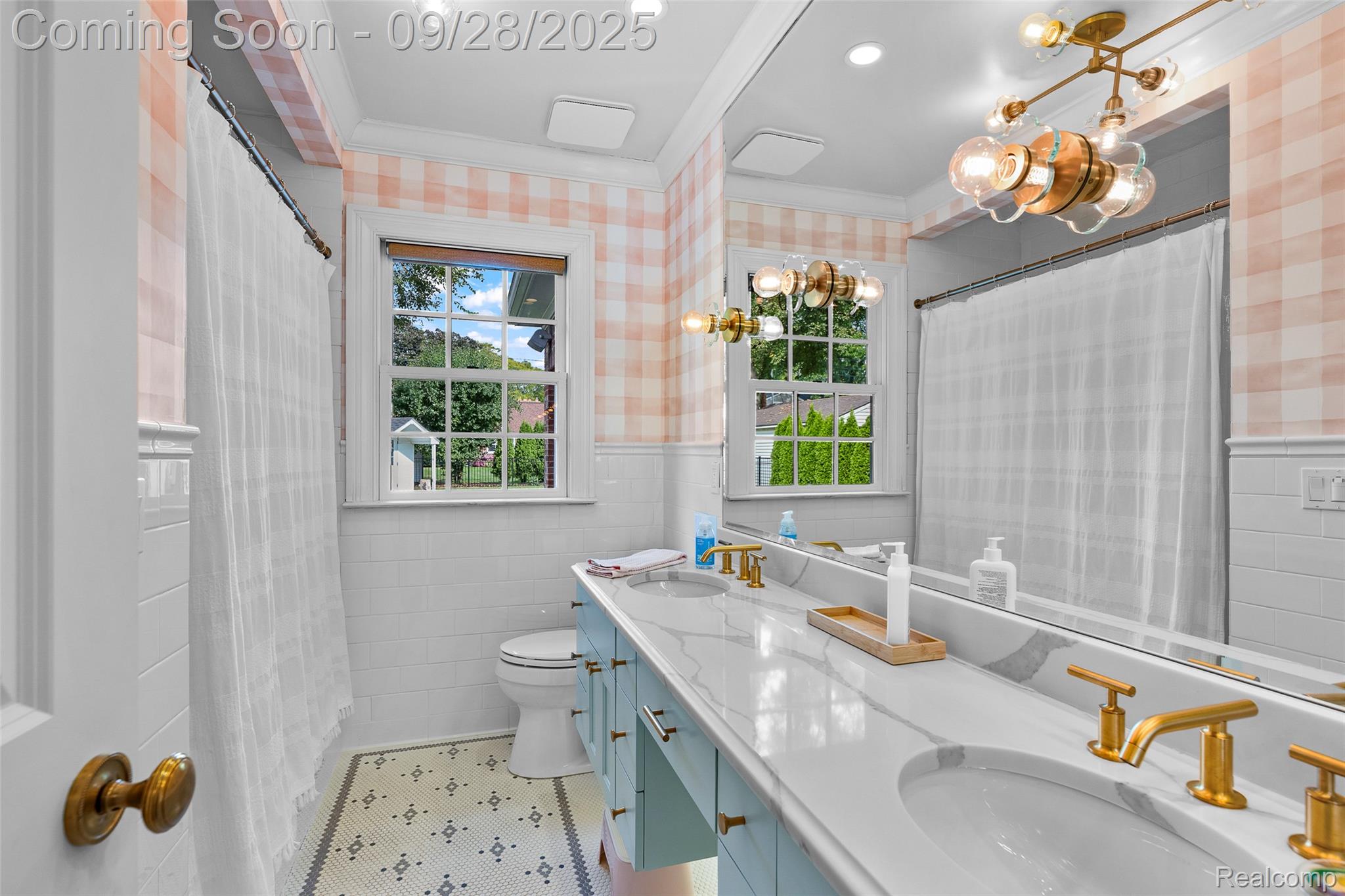 4402 Arlington Drive