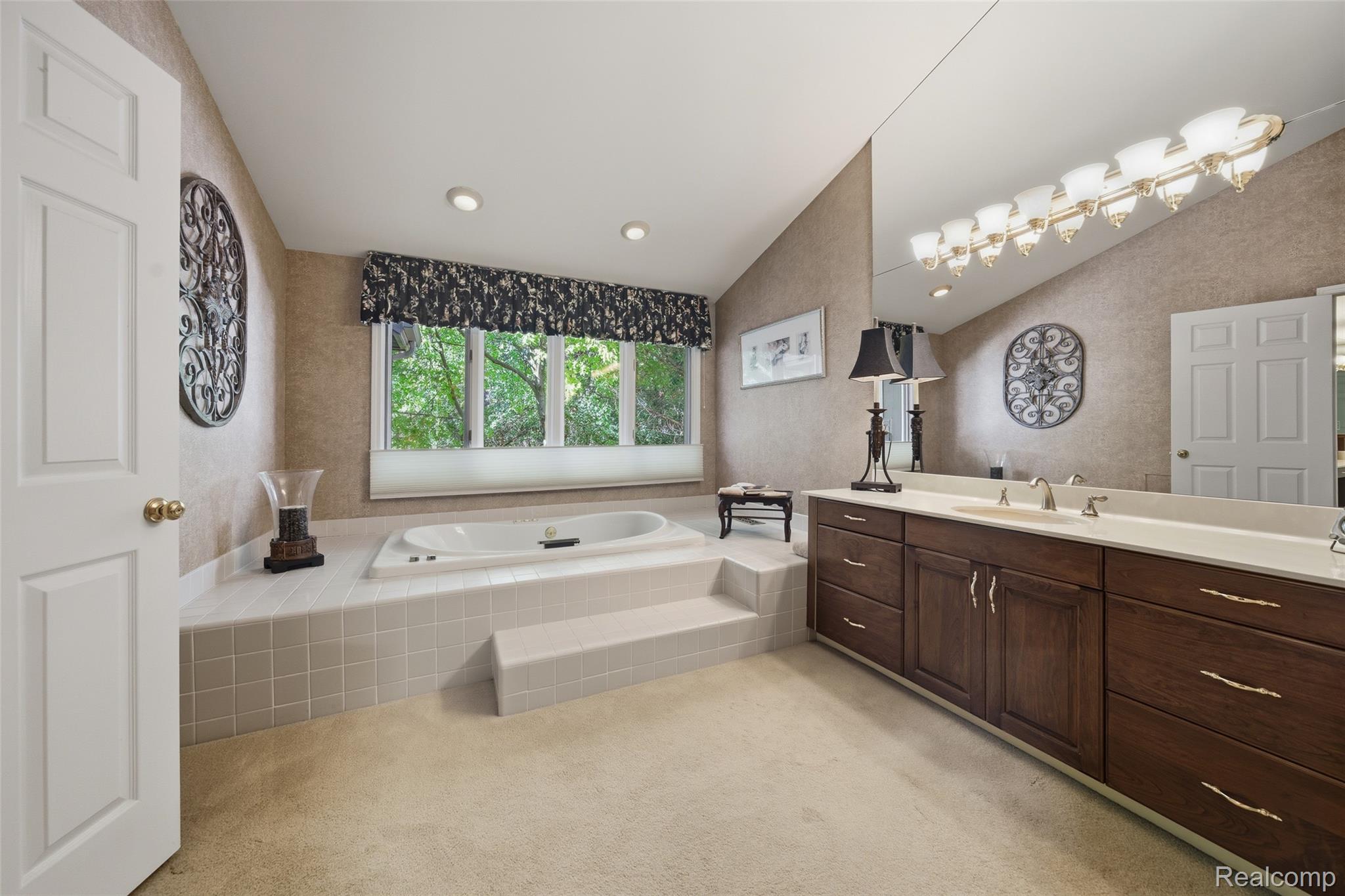 4832 Cliffside Drive 21