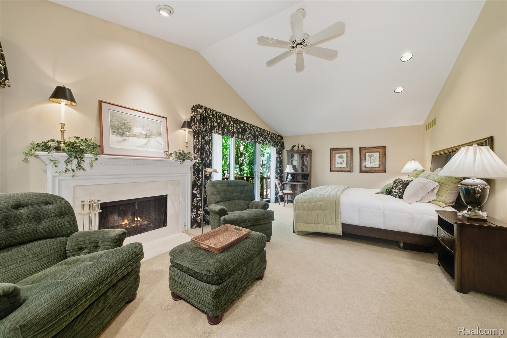 4832 Cliffside Drive 21