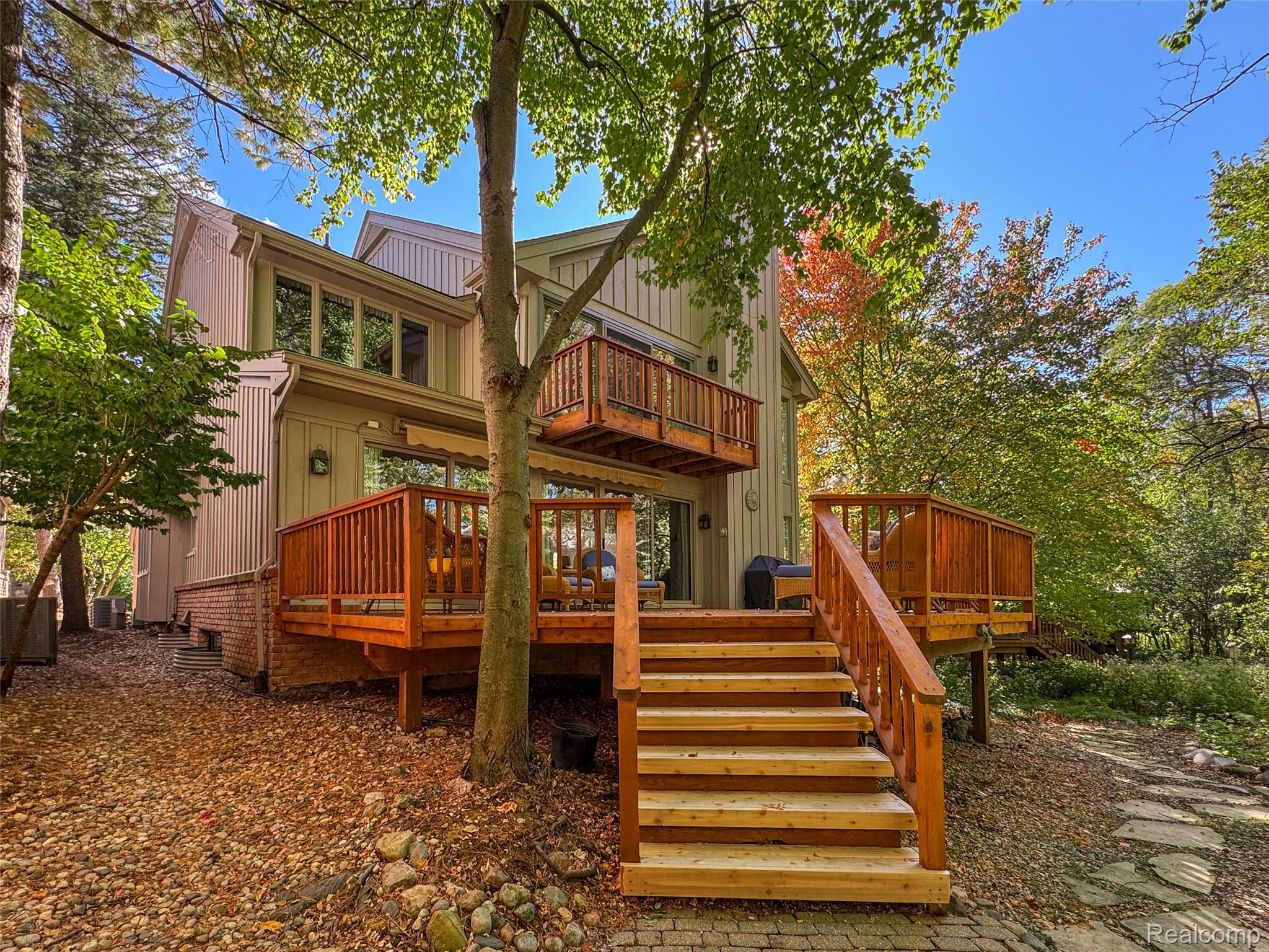 4832 Cliffside Drive 21