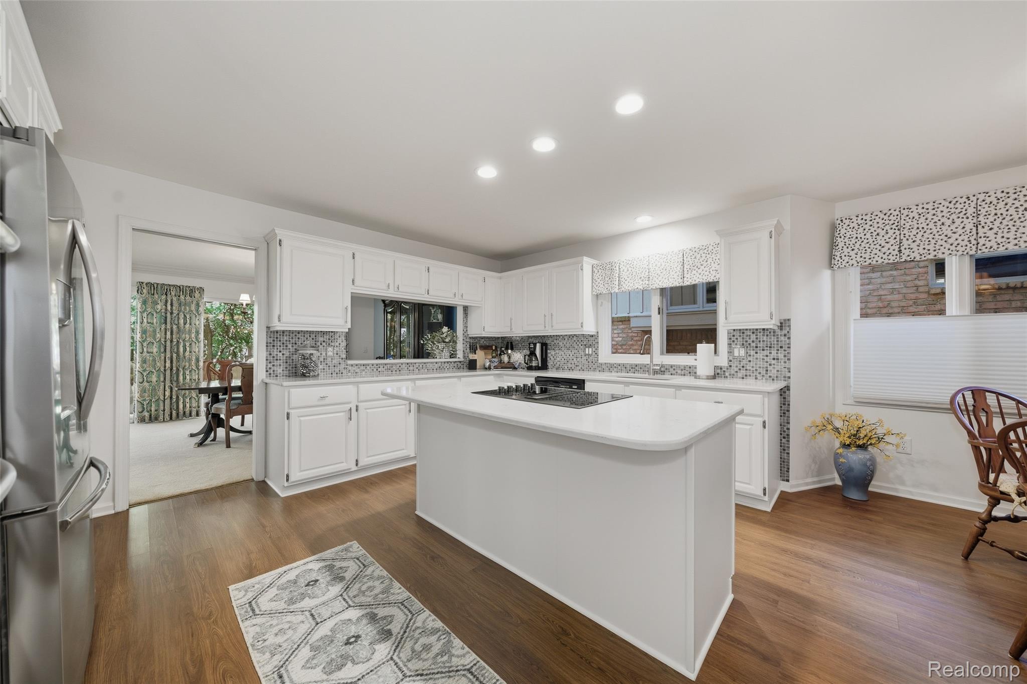 4832 Cliffside Drive 21