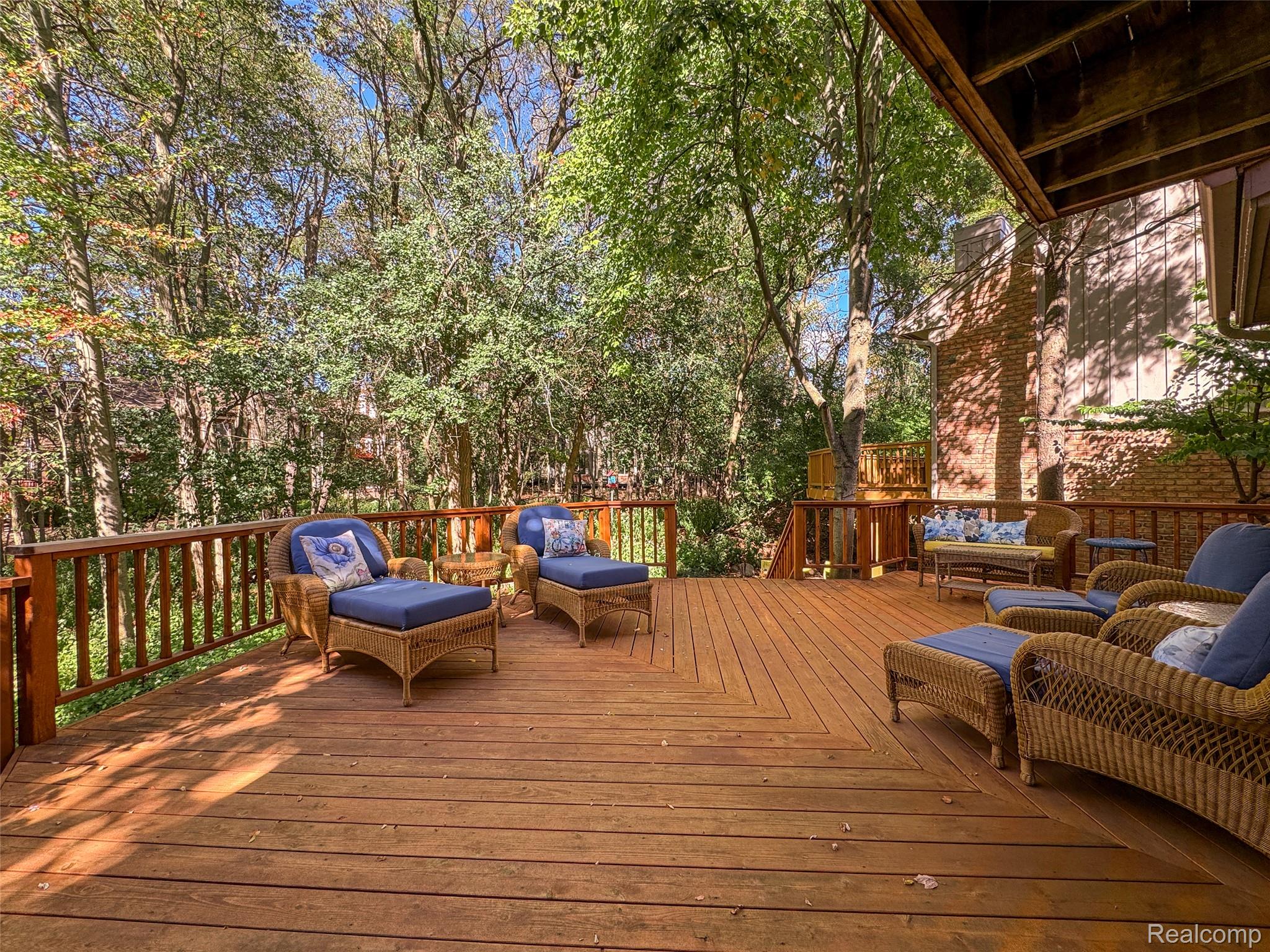 4832 Cliffside Drive 21