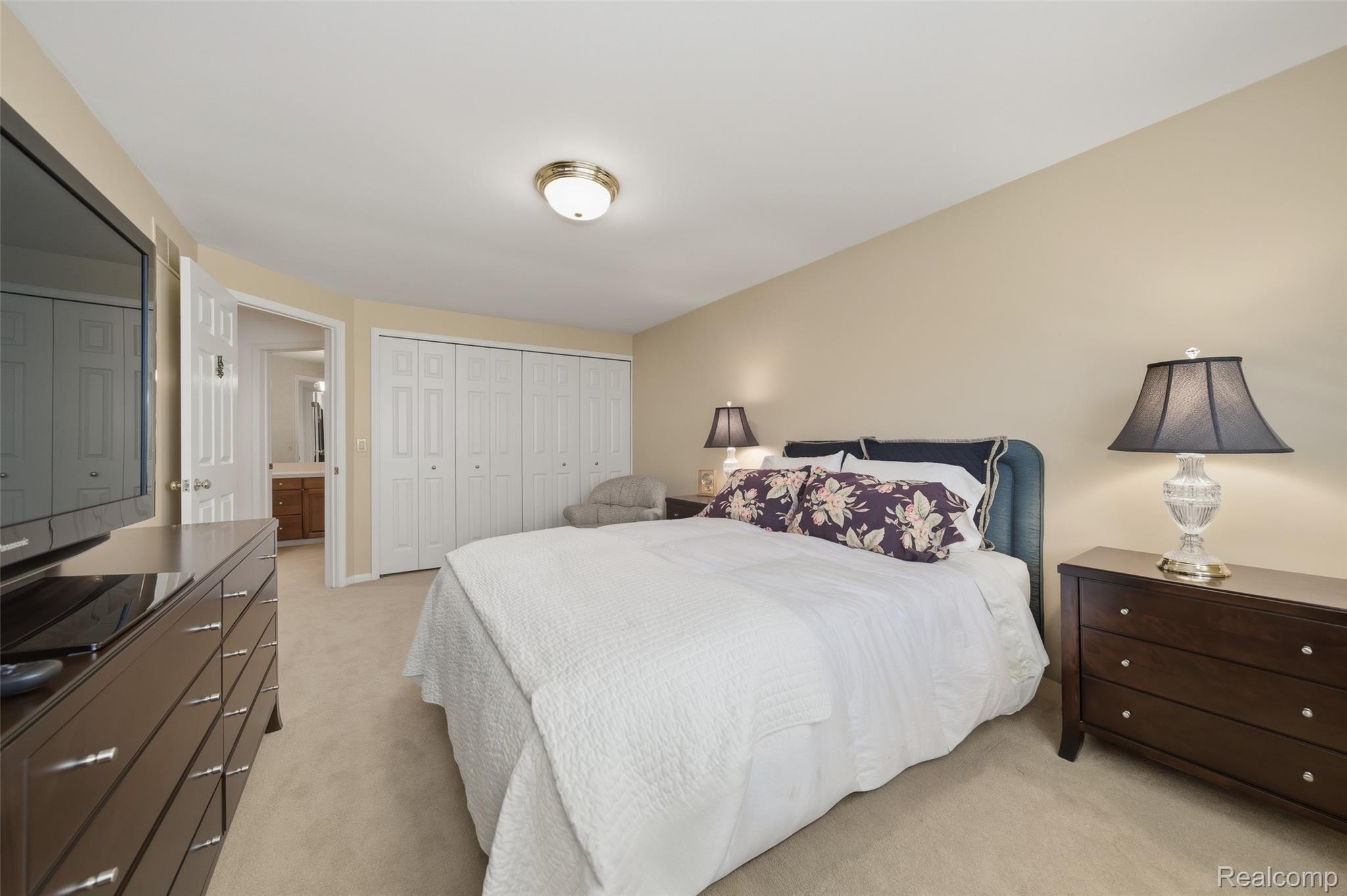 4832 Cliffside Drive 21