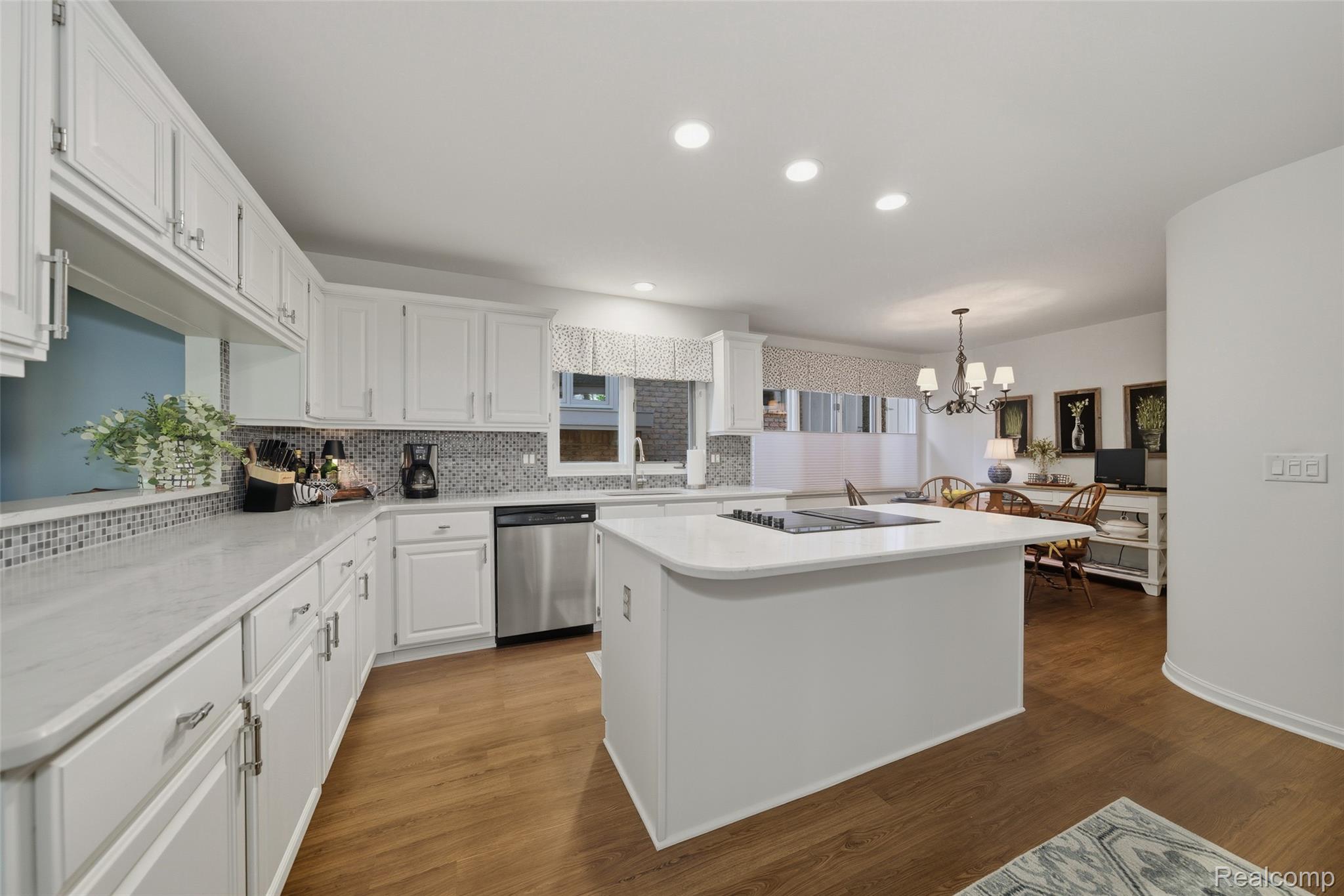 4832 Cliffside Drive 21