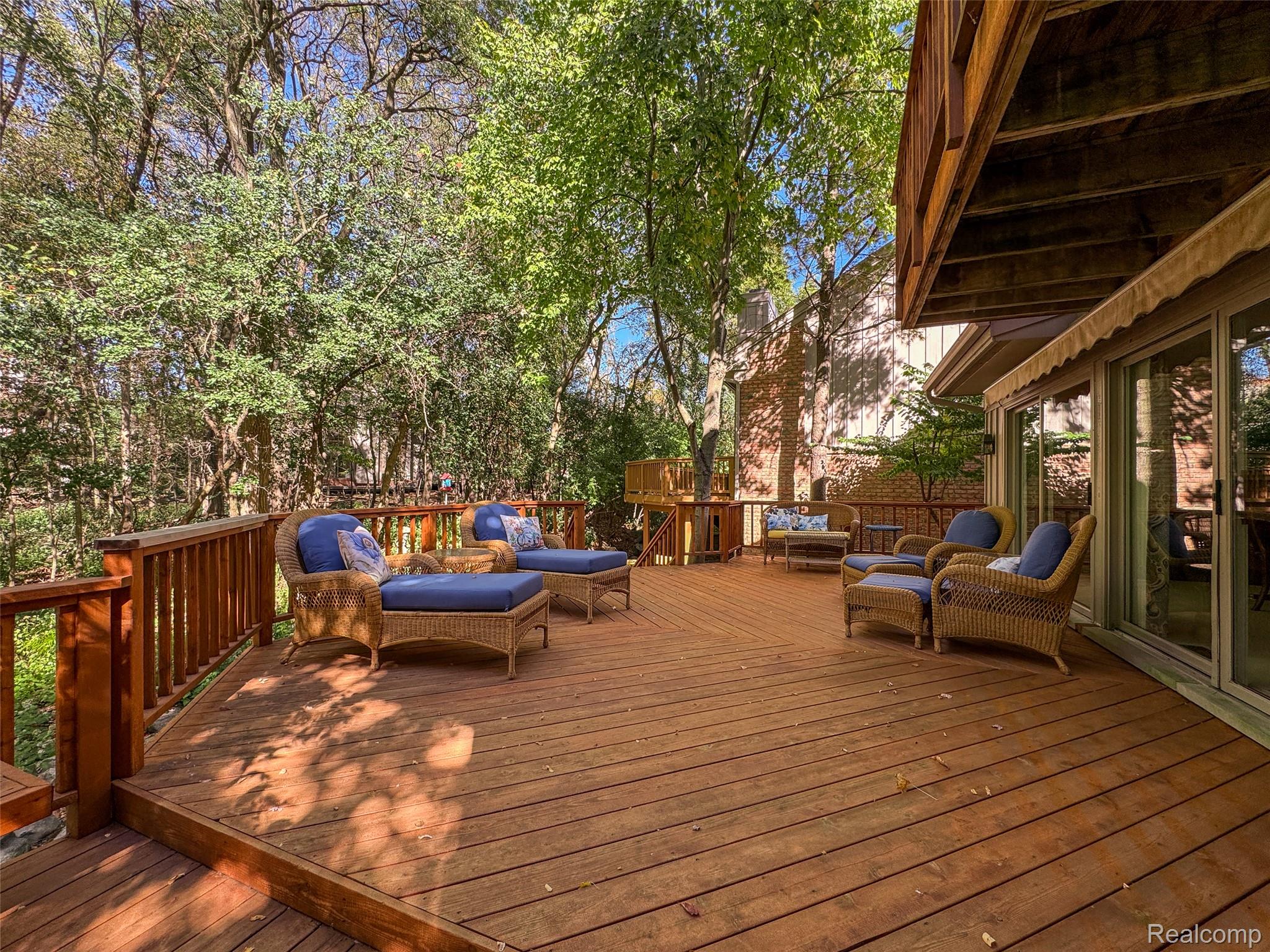 4832 Cliffside Drive 21