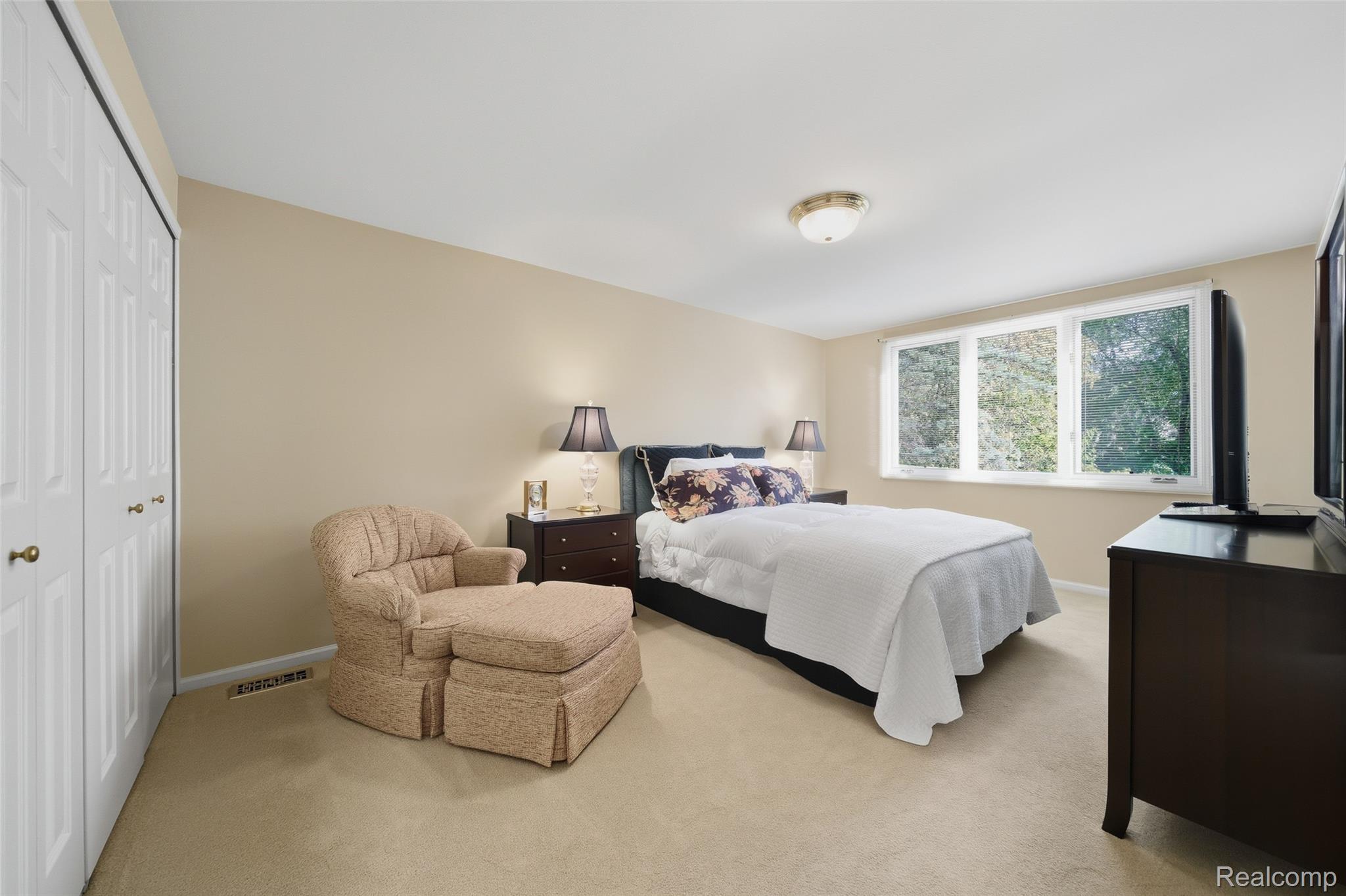 4832 Cliffside Drive 21