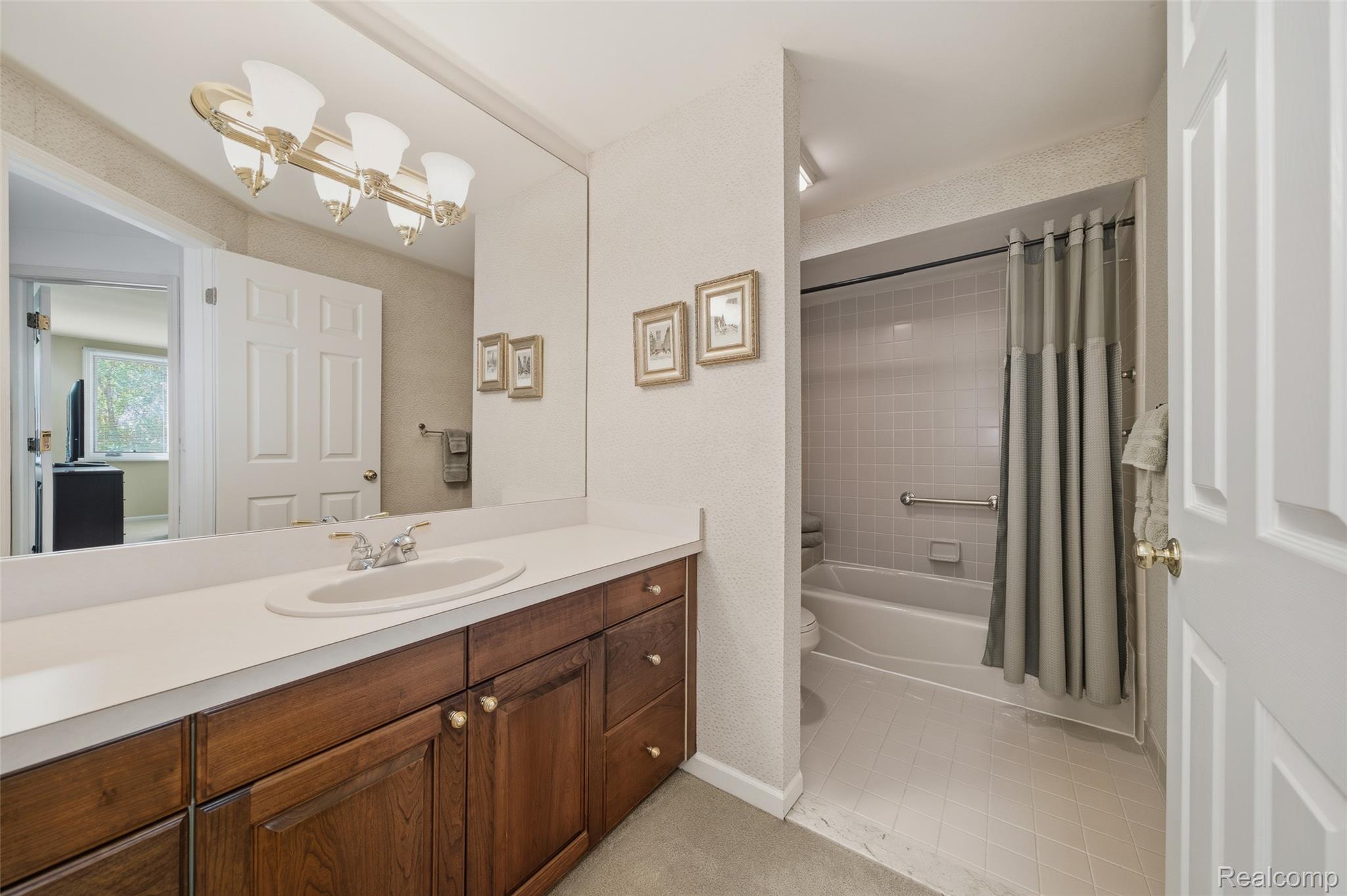 4832 Cliffside Drive 21