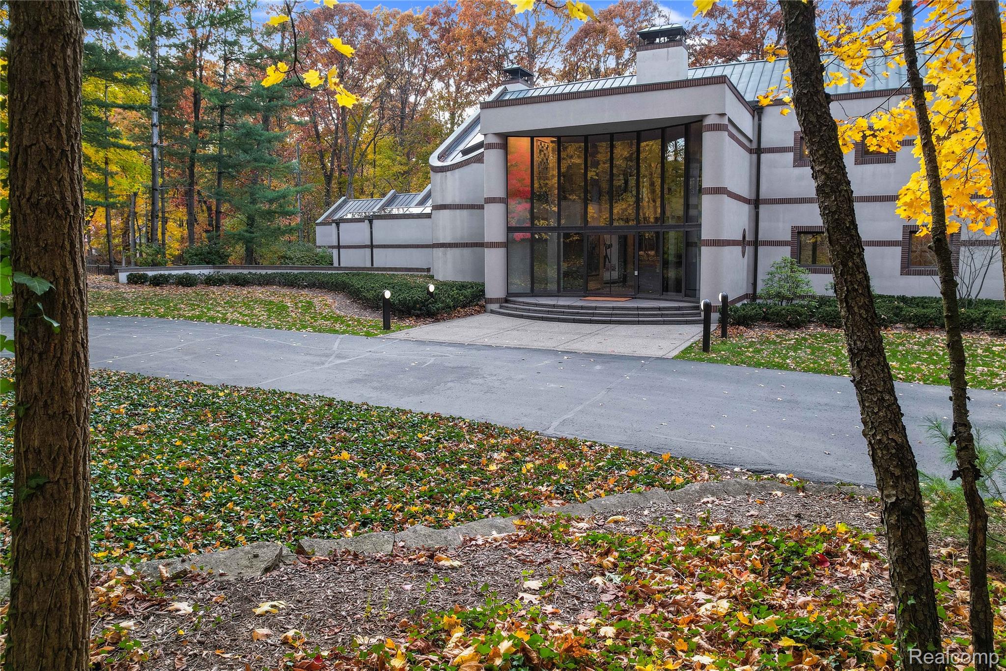 1335 Trowbridge Road