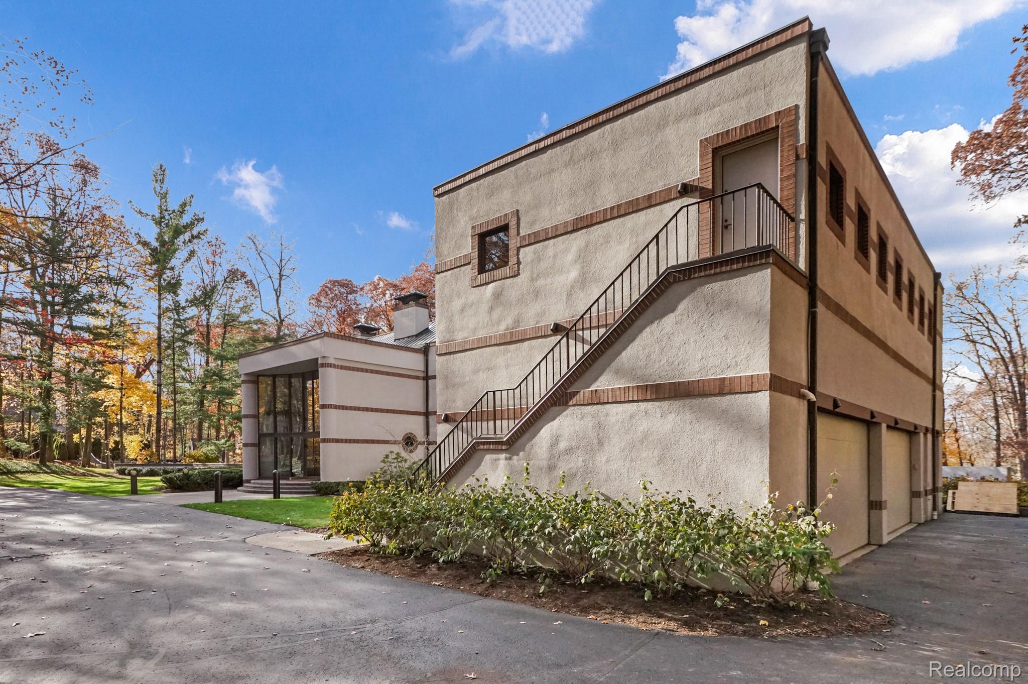 1335 Trowbridge Road