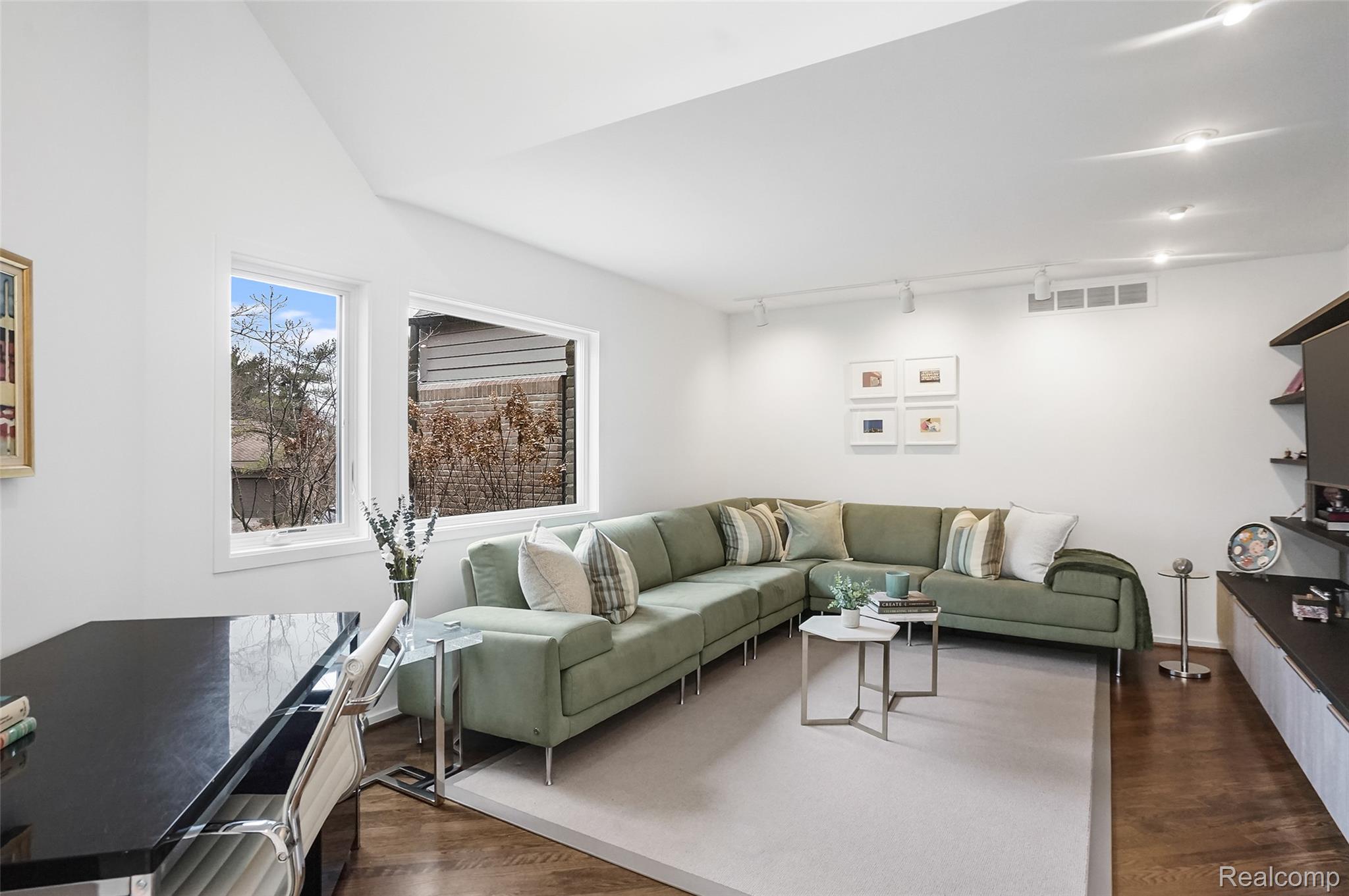 4766 Overton Cove