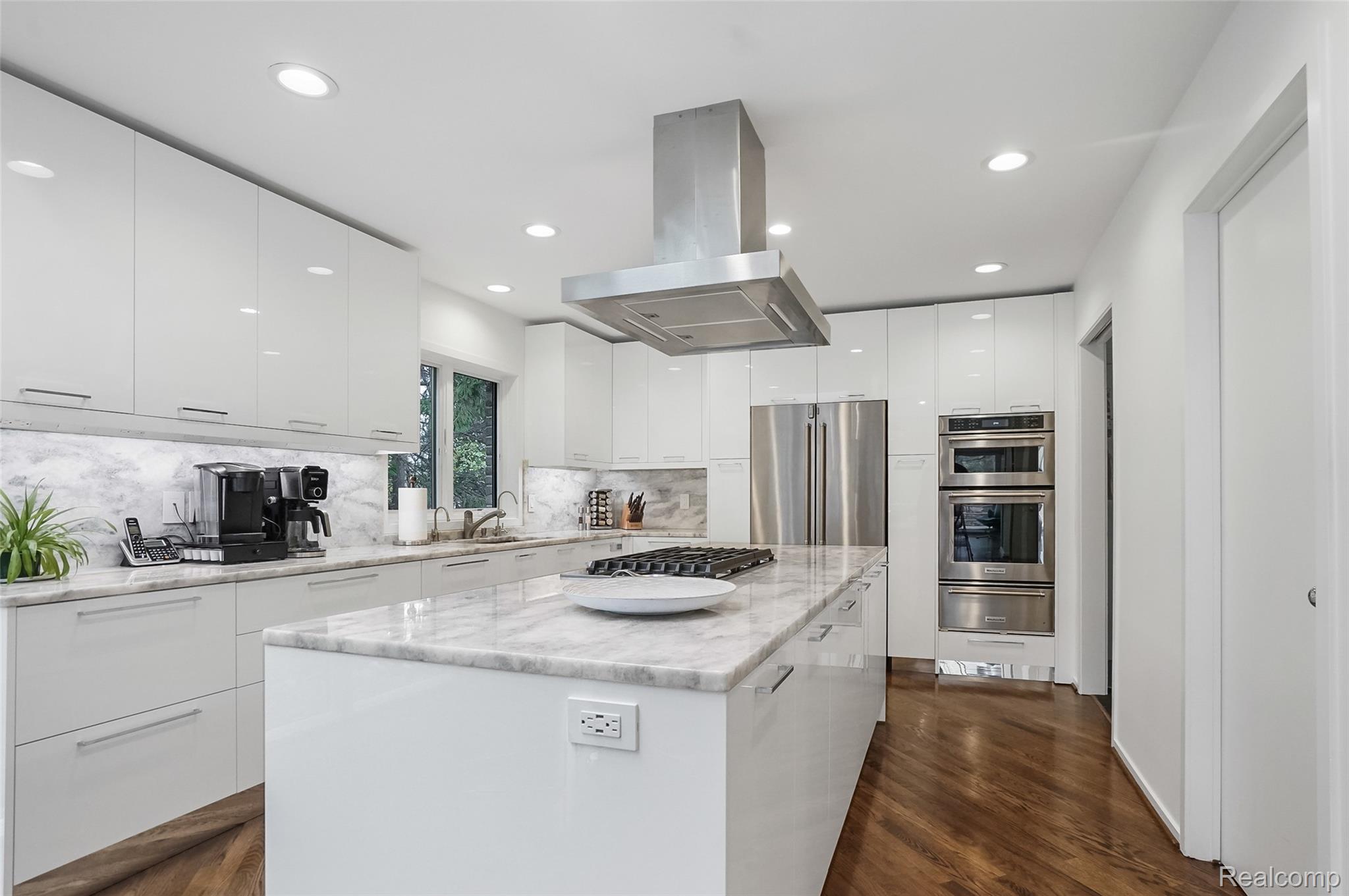 4766 Overton Cove