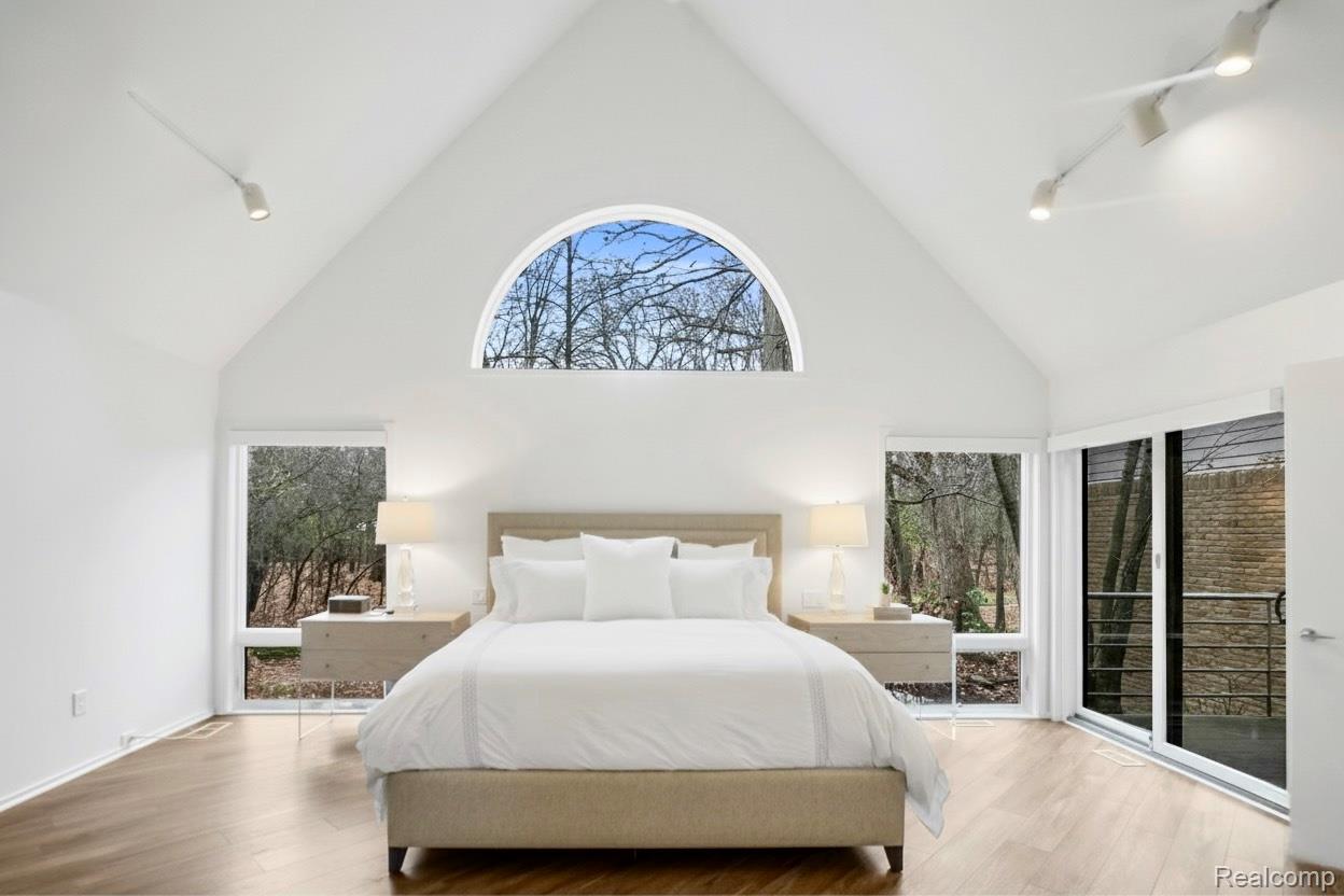 4766 Overton Cove