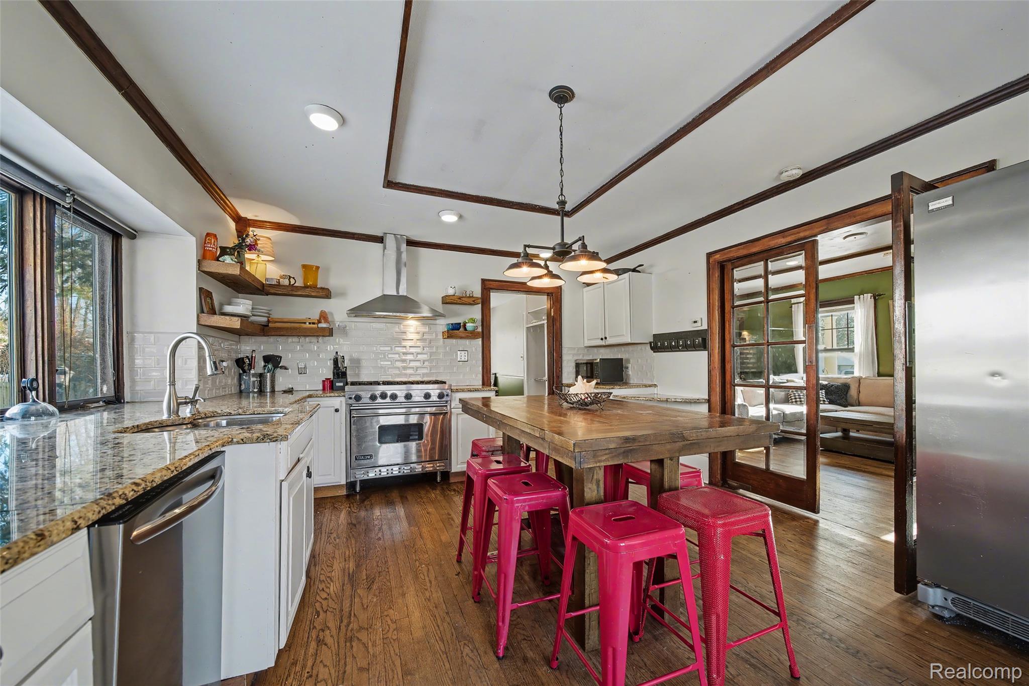 1119 E Maple Road