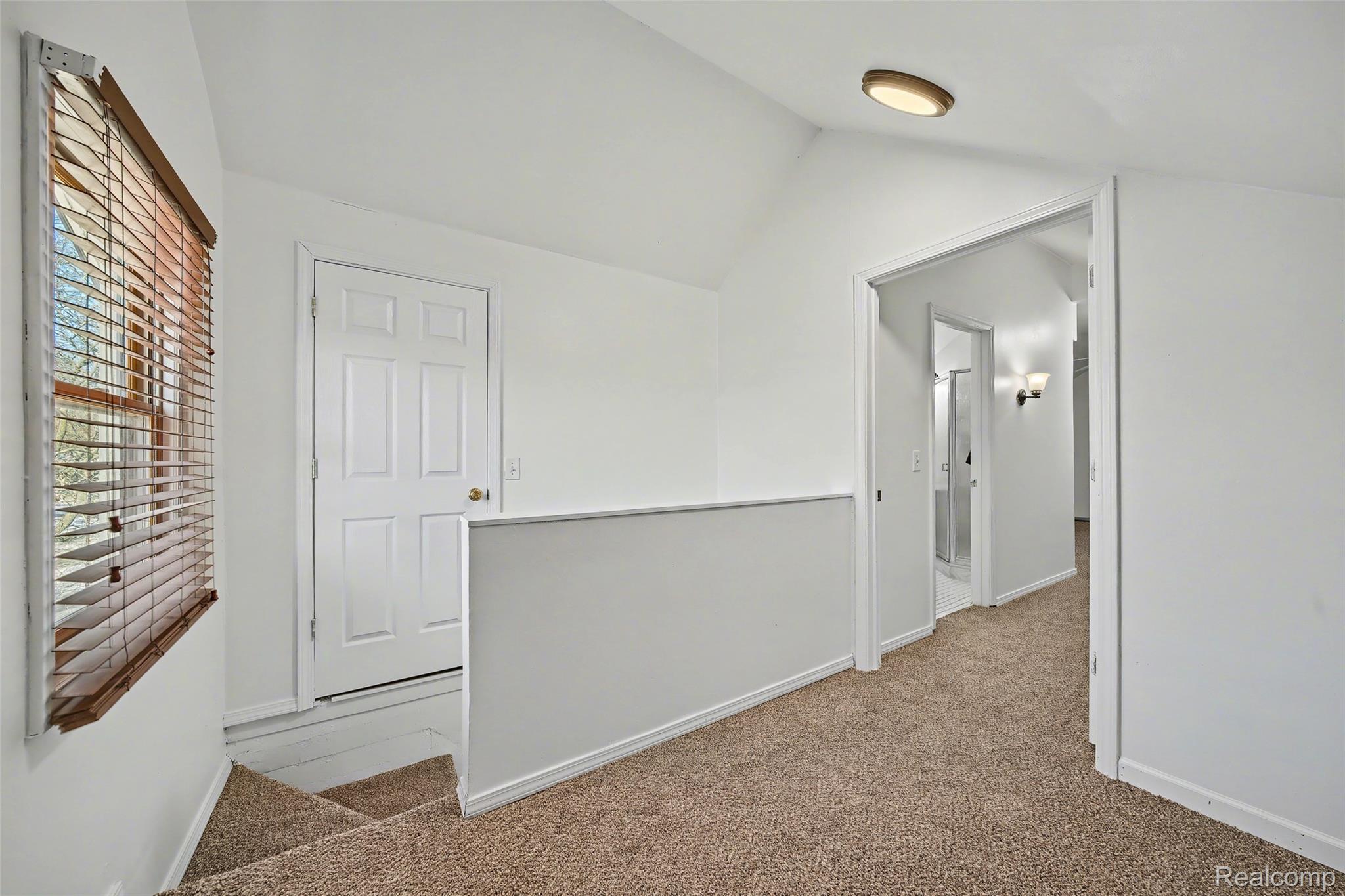1119 E Maple Road