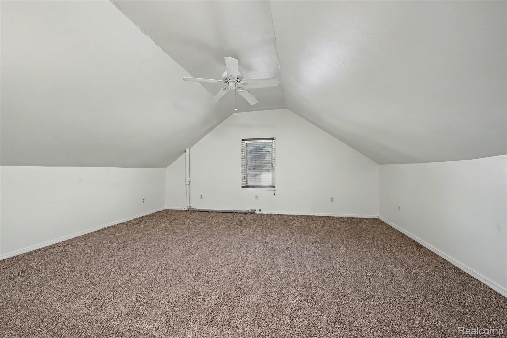 1119 E Maple Road