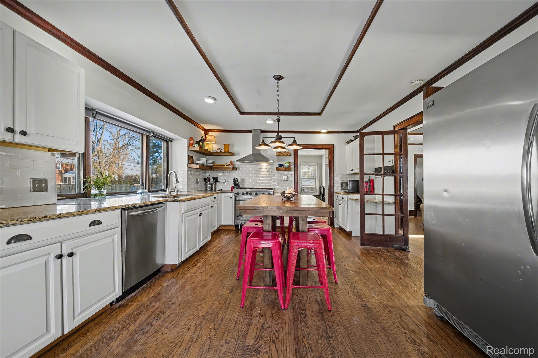 1119 E Maple Road