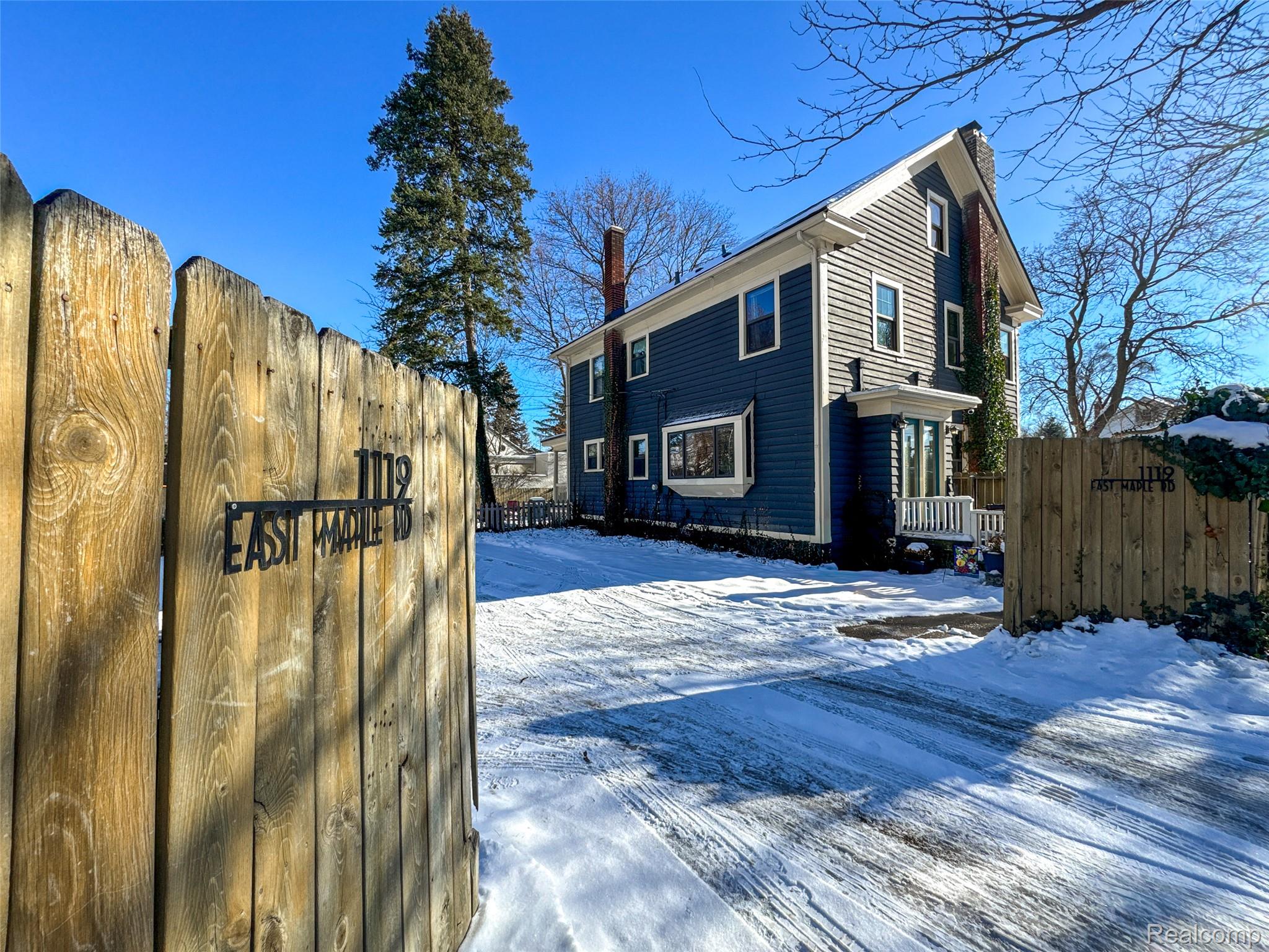 1119 E Maple Road