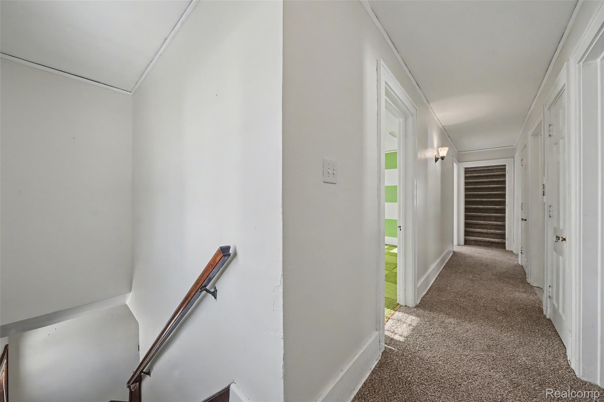 1119 E Maple Road