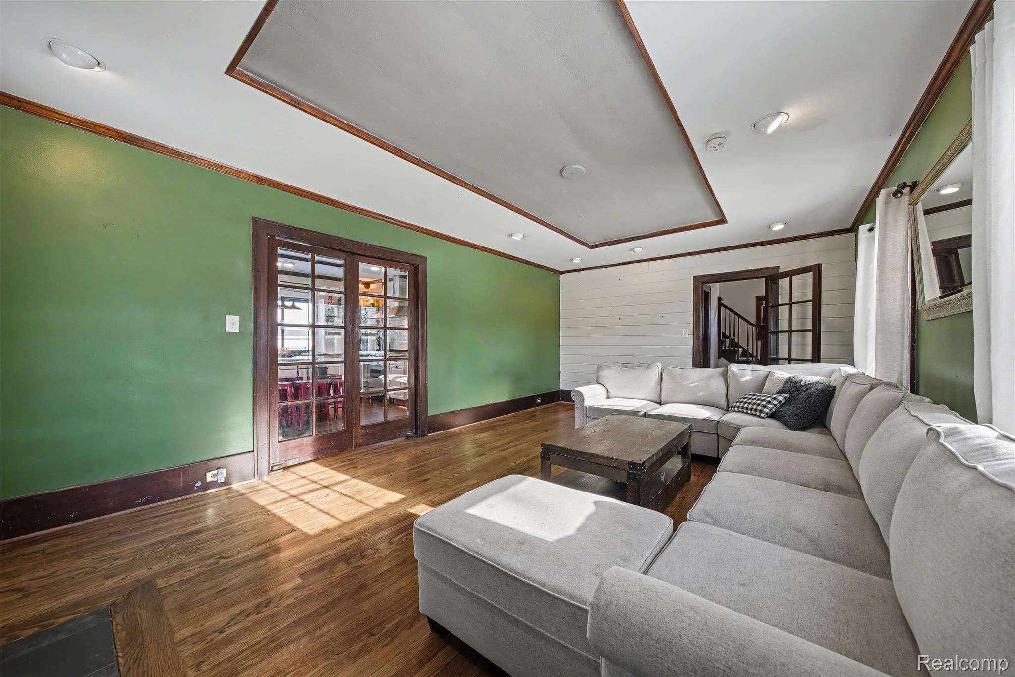 1119 E Maple Road