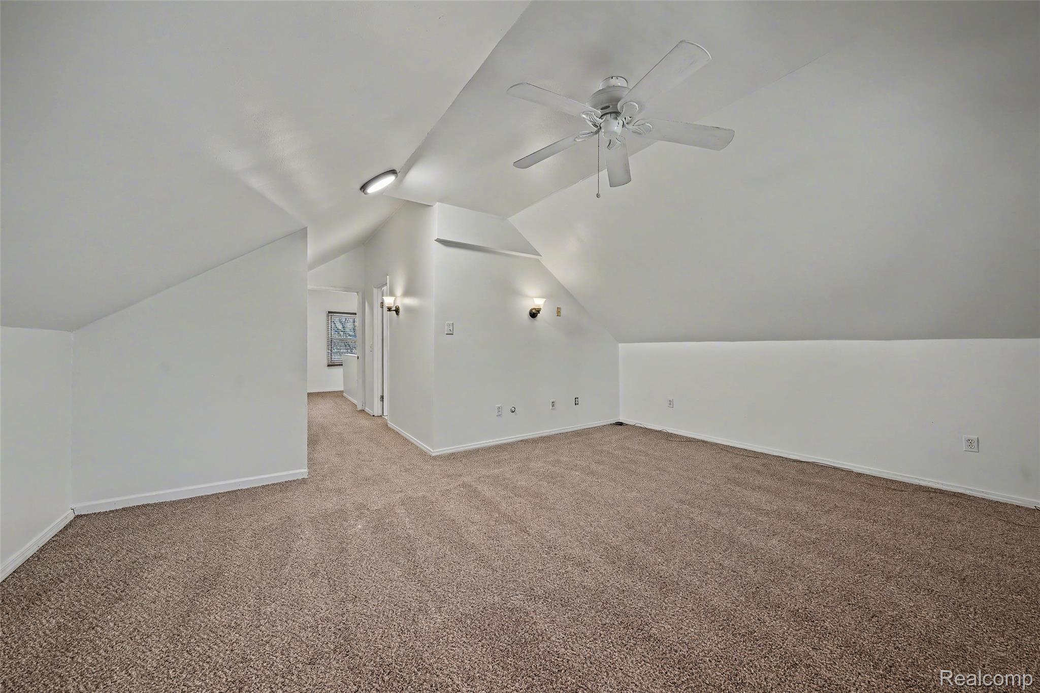 1119 E Maple Road