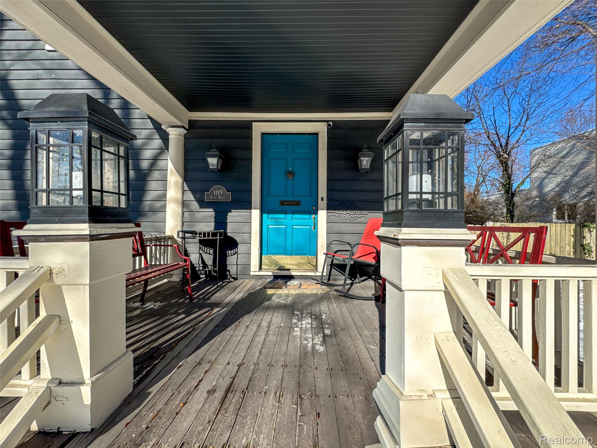 1119 E Maple Road