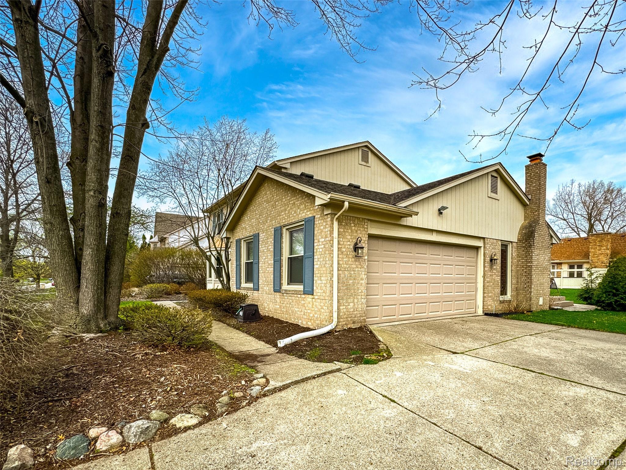 37764 Stableview Drive