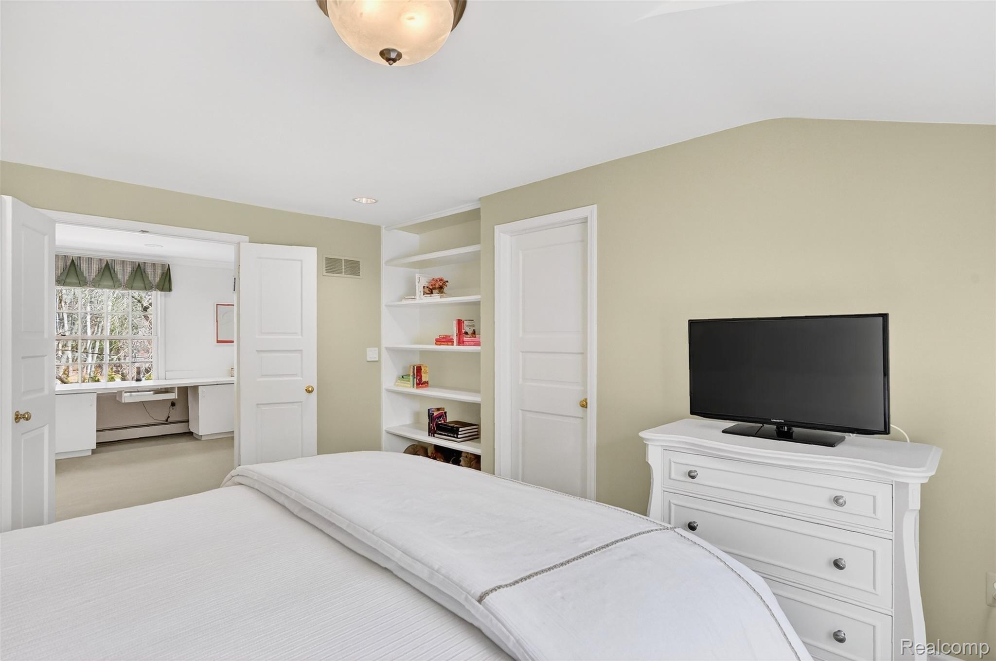 27220 Willowgreen Court