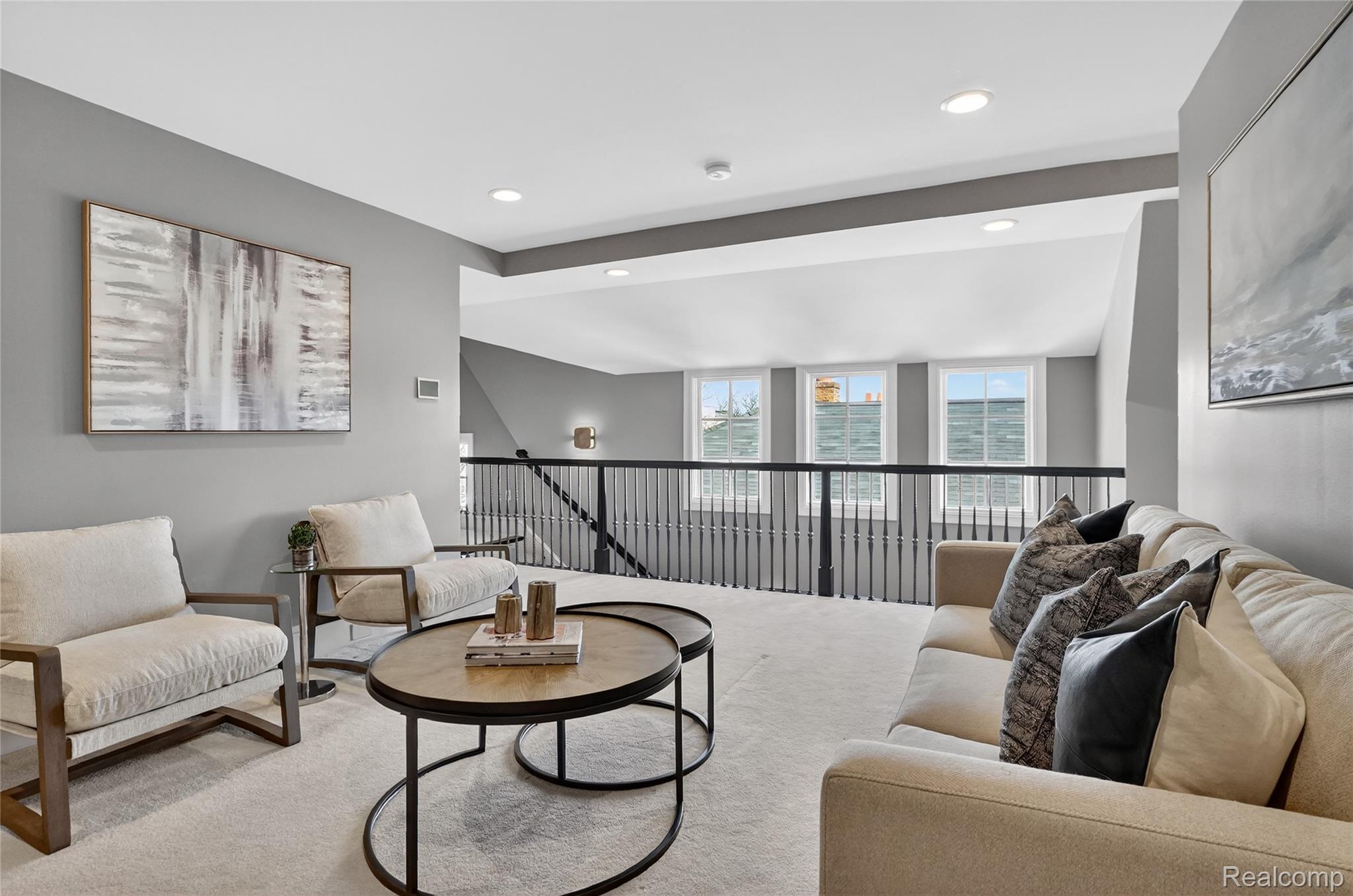 277 W Brown Street