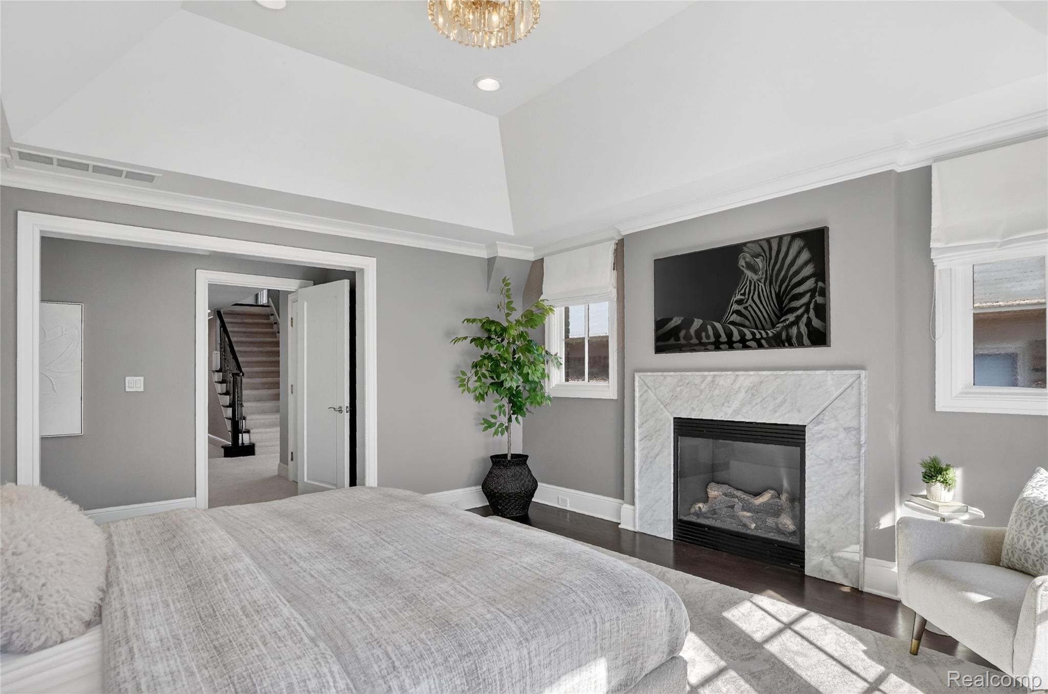 277 W Brown Street