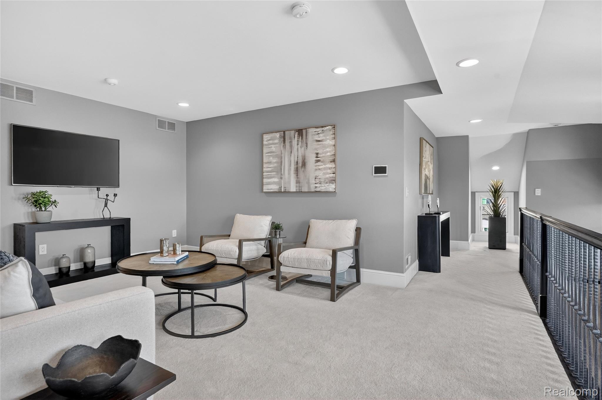 277 W Brown Street