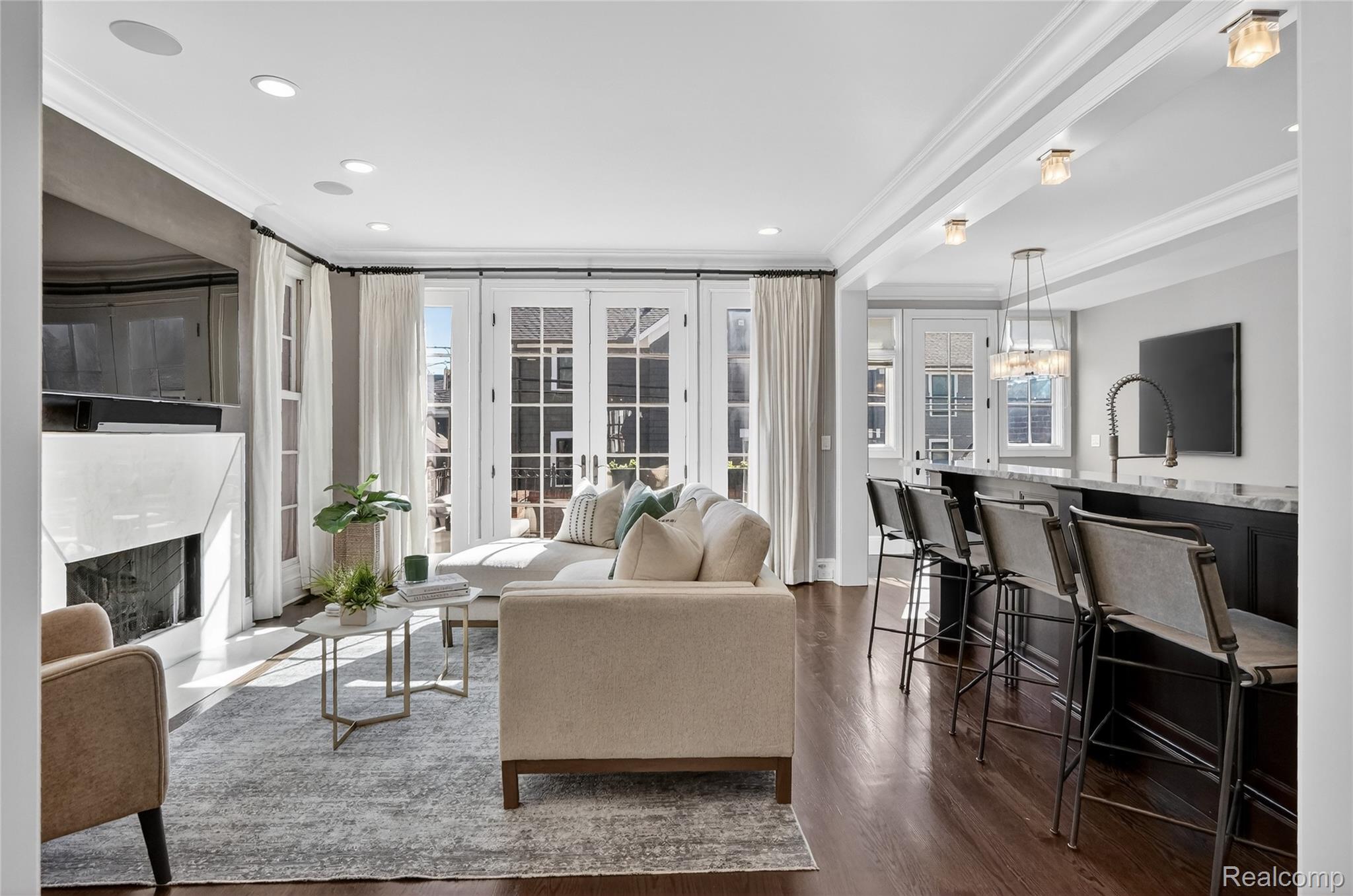 277 W Brown Street