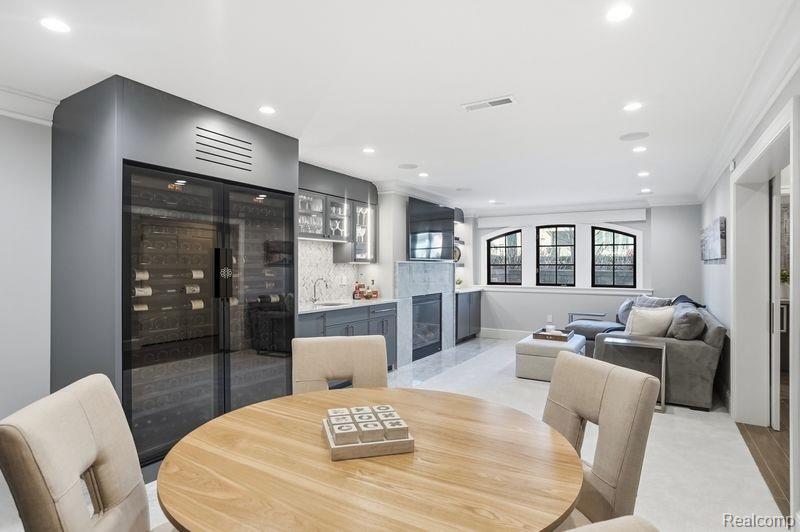 277 W Brown Street