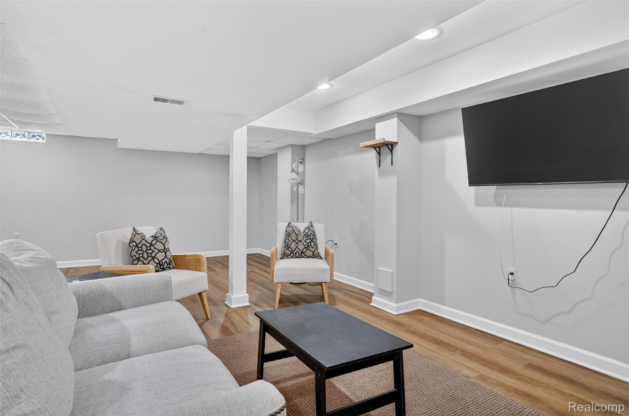 46582 Middle Brook Drive