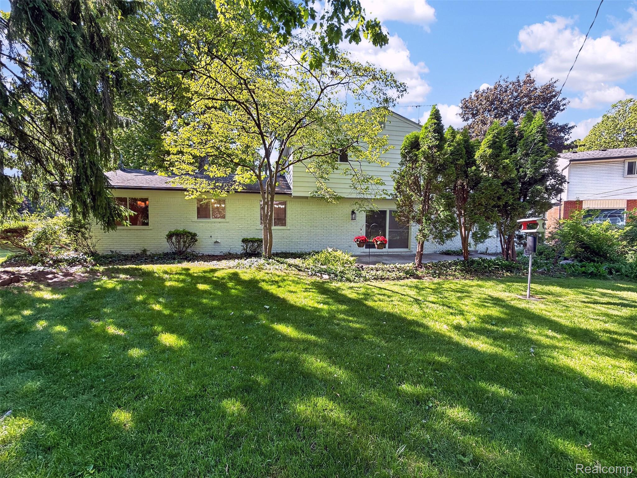 16240 Forestview Drive