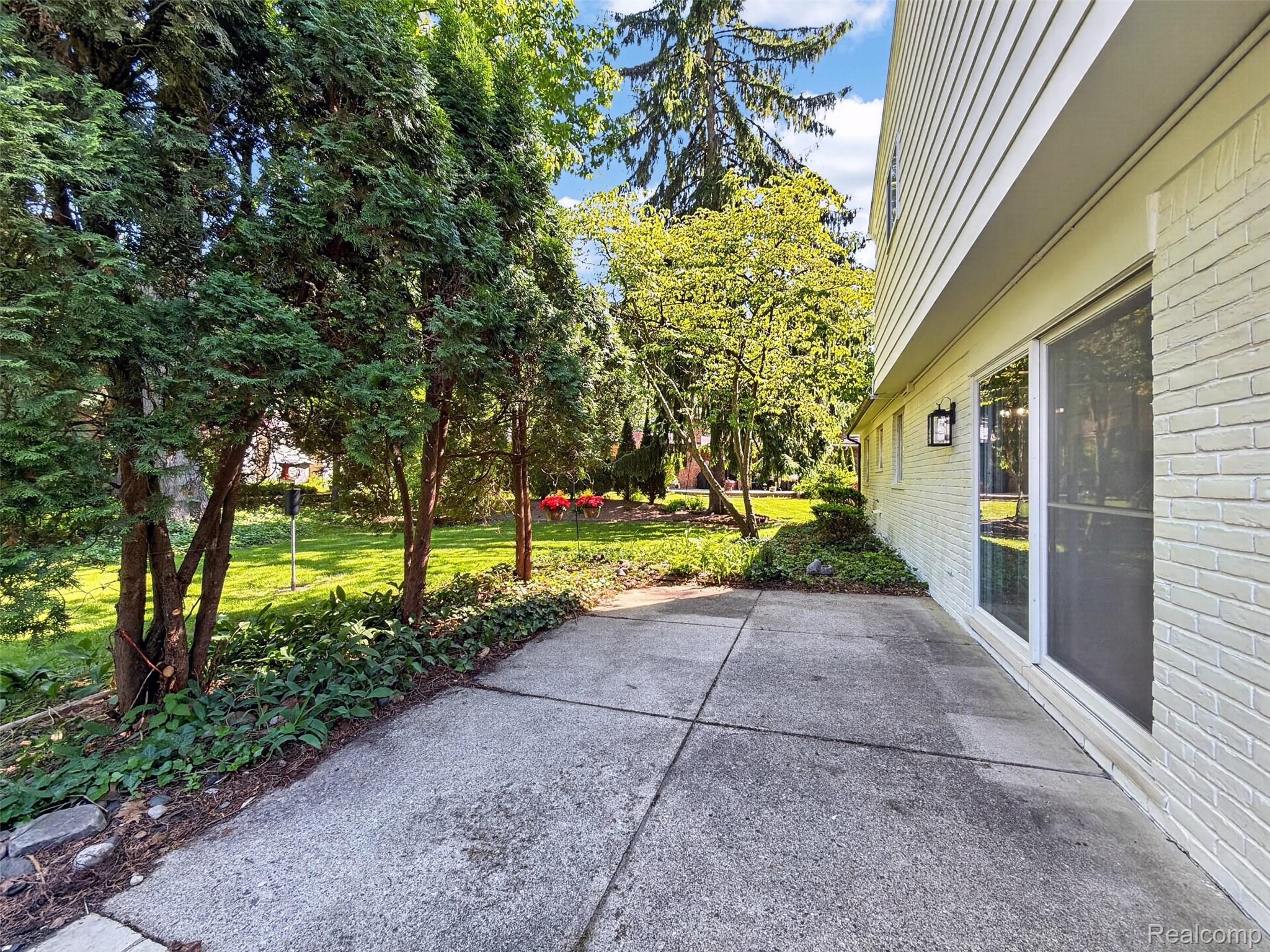 16240 Forestview Drive