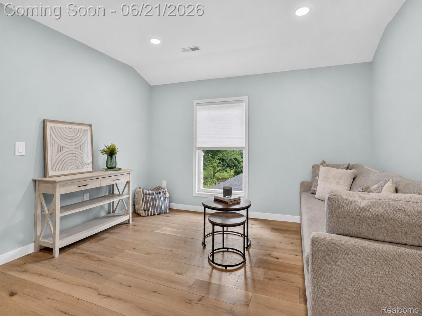 3885 Quarton Road
