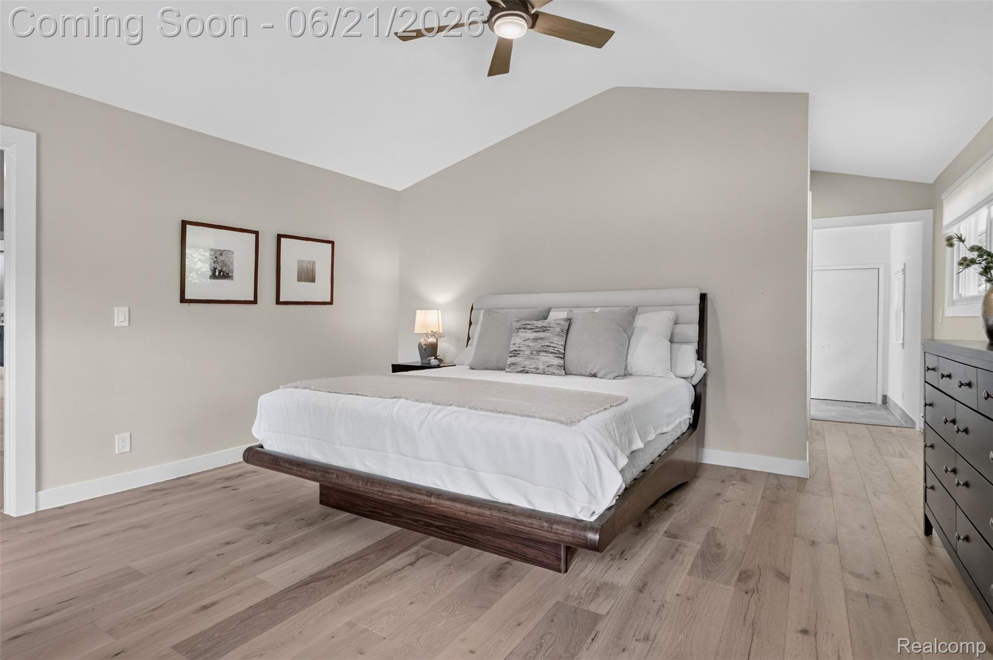 3885 Quarton Road