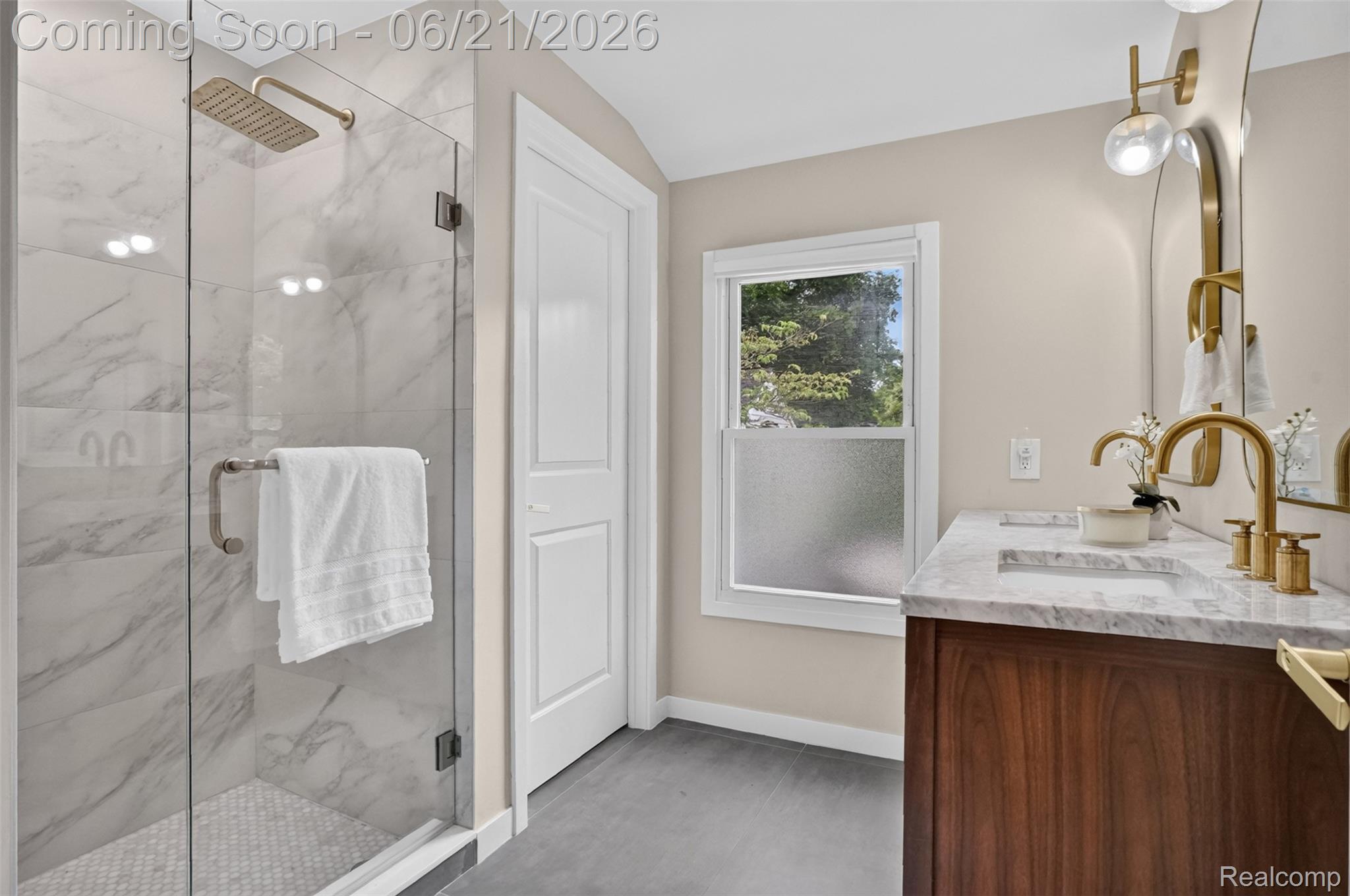 3885 Quarton Road
