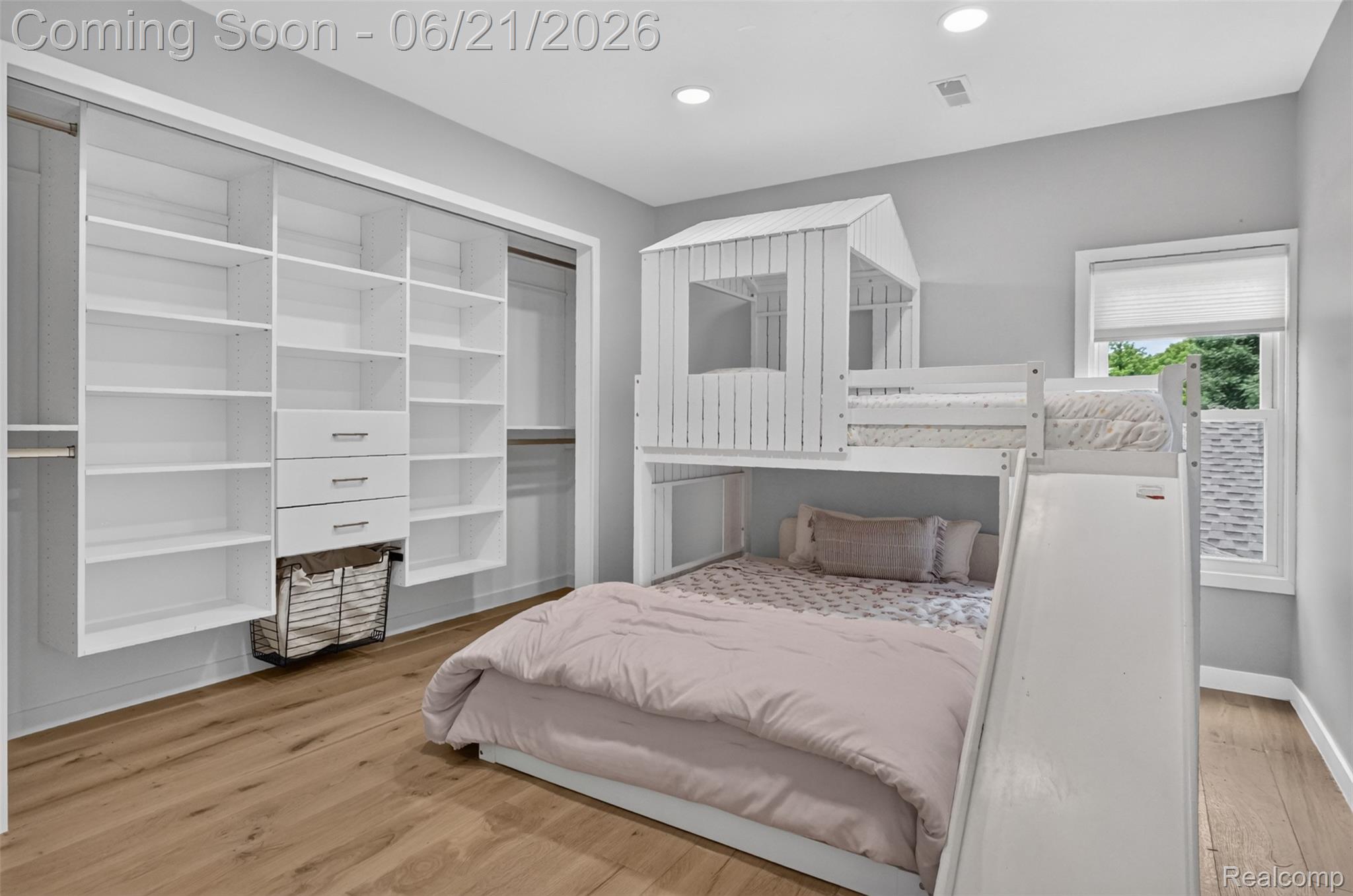 3885 Quarton Road