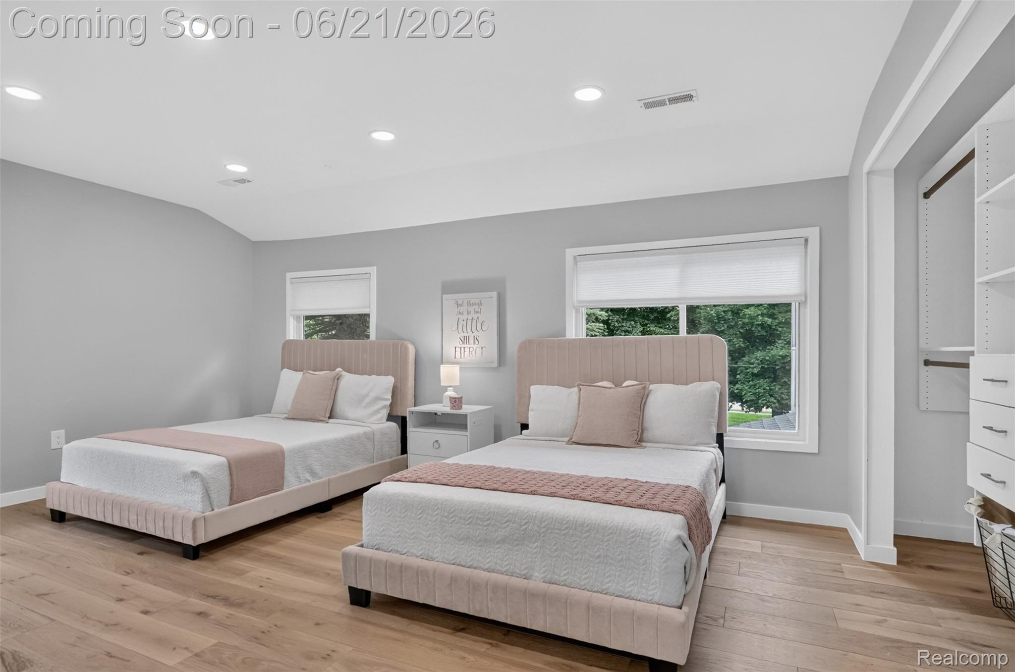 3885 Quarton Road