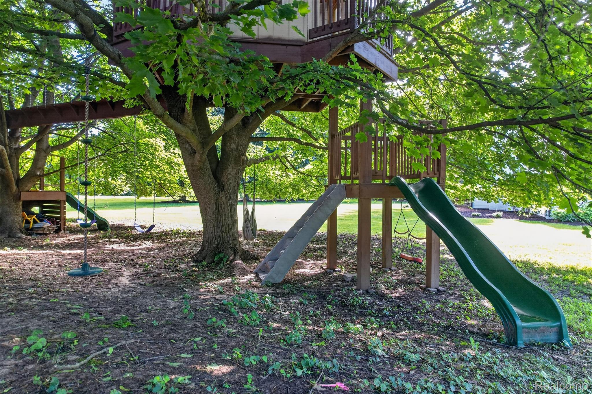 3885 Quarton Road