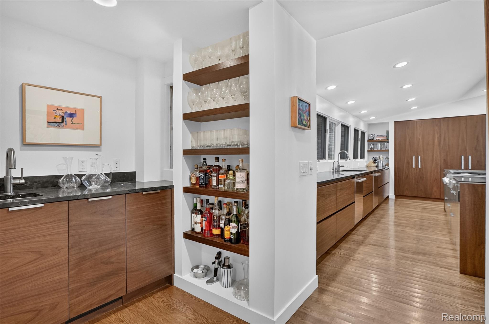 1425 Clarendon Road